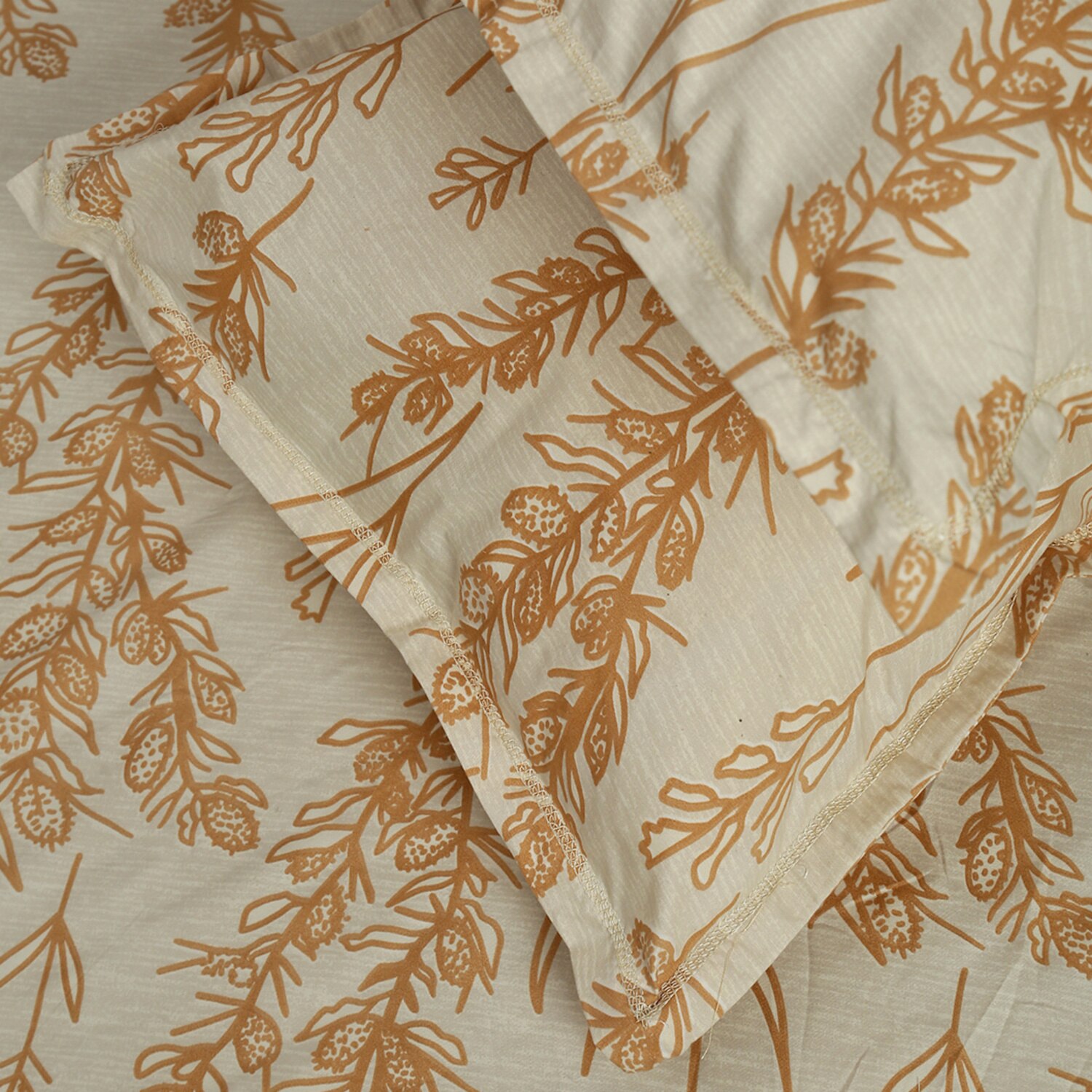 Beige Floral 180 TC Fitted 1 King  Bedsheet with 2 Pillow Covers