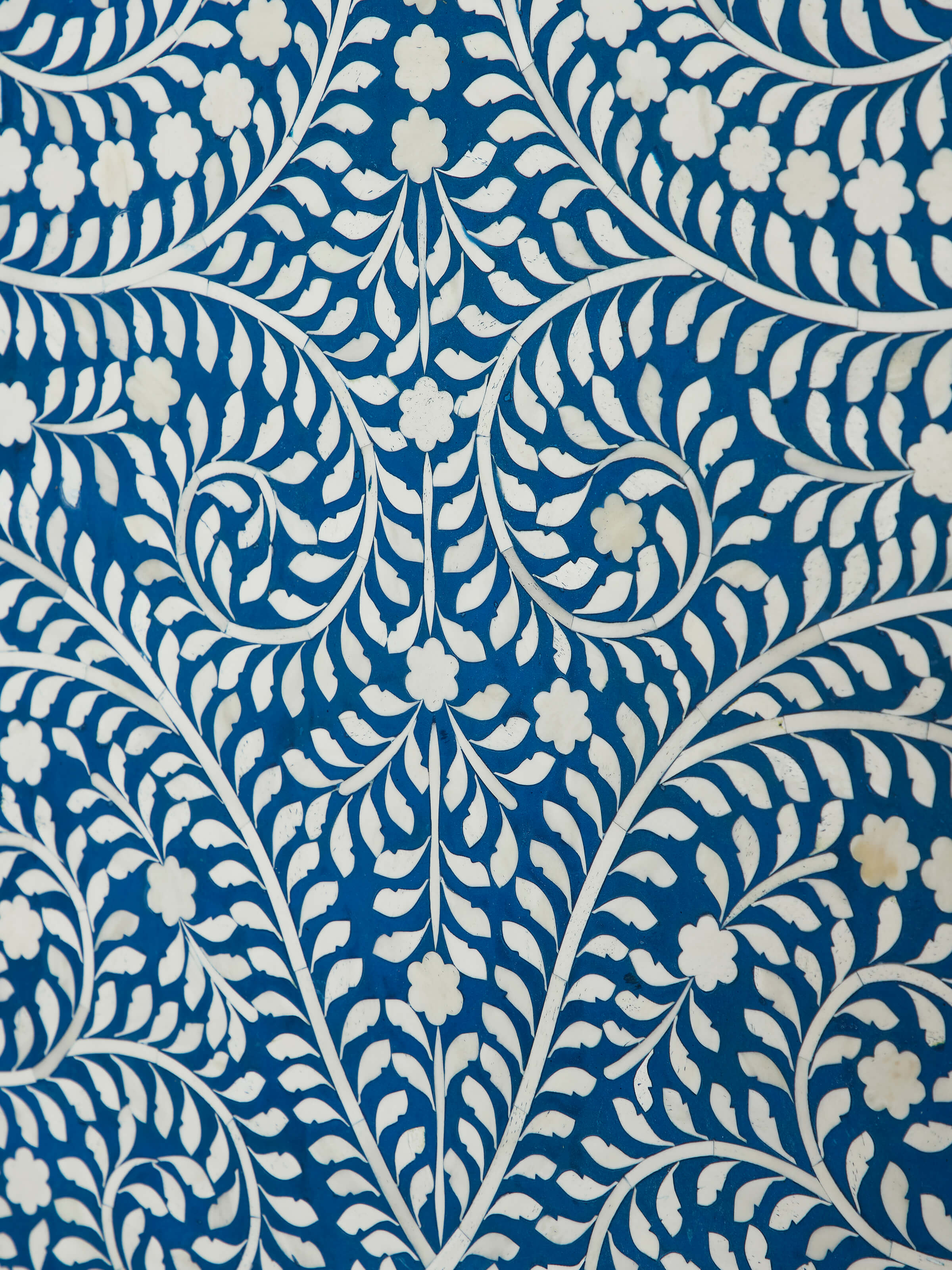 Sheesham Wood & Bone Inlay Queen-size Bed with Semicircular Headboard