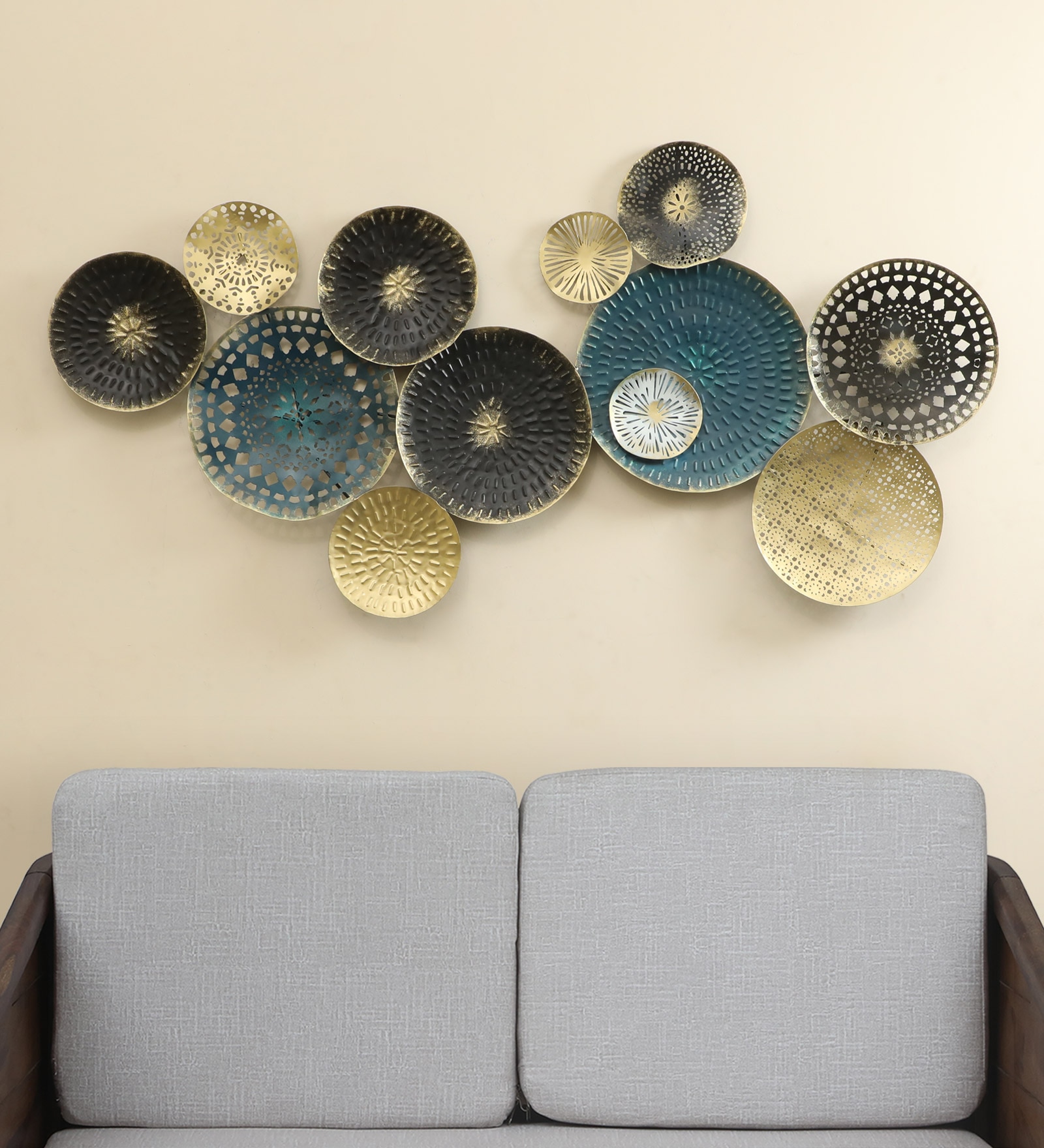 W-Yuka Abstract Metal Wall Decor in Multicolor Set of 1 - Vedas Exports
