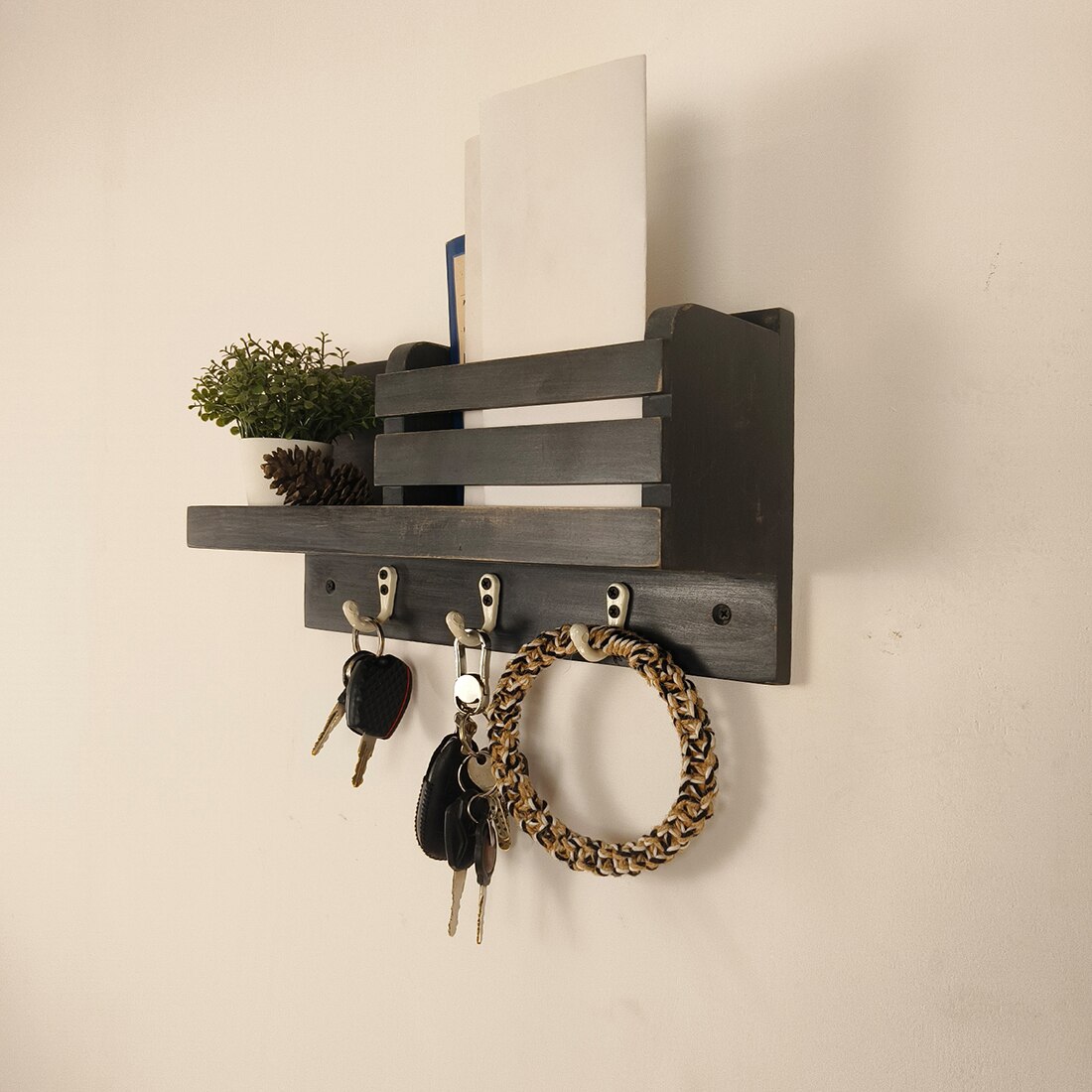 Richmond Wooden Wall Shelf Organiser With Key Holders