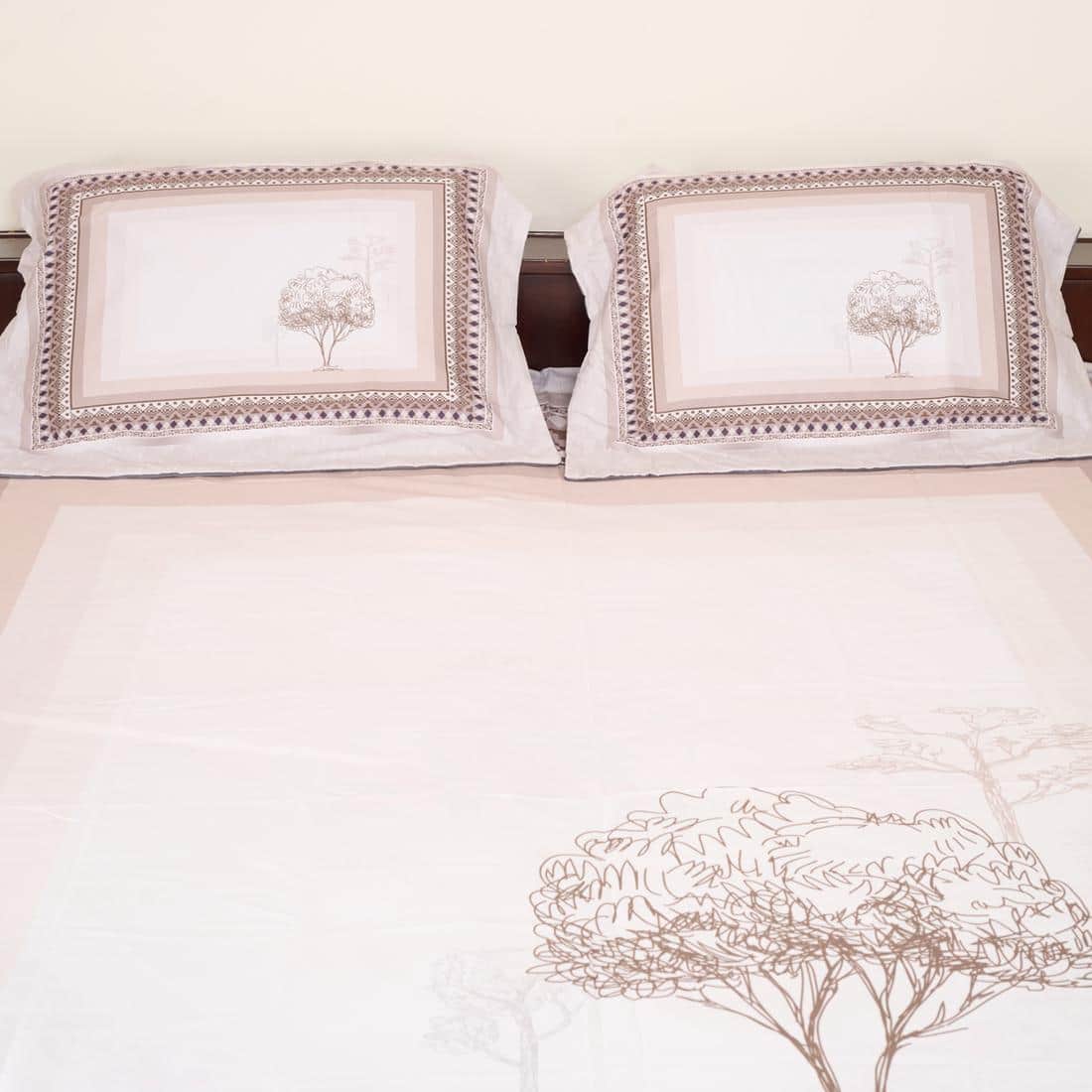High Quality Cotton mix Double bed Fitted Bedsheets 275cmsx 275 cms ( Pillows 46 x 49 cms)