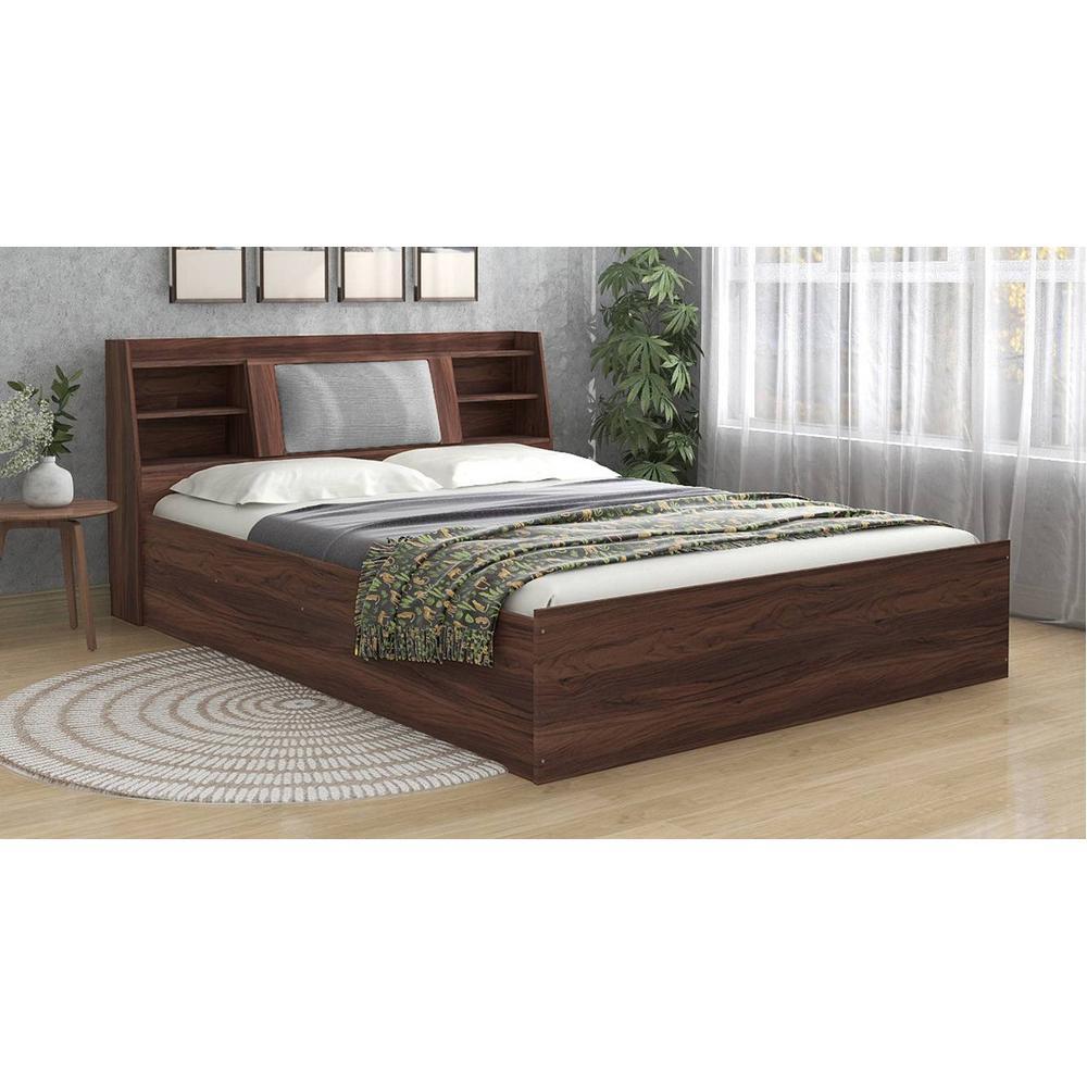 Lavish Center Queen Bed Design 9