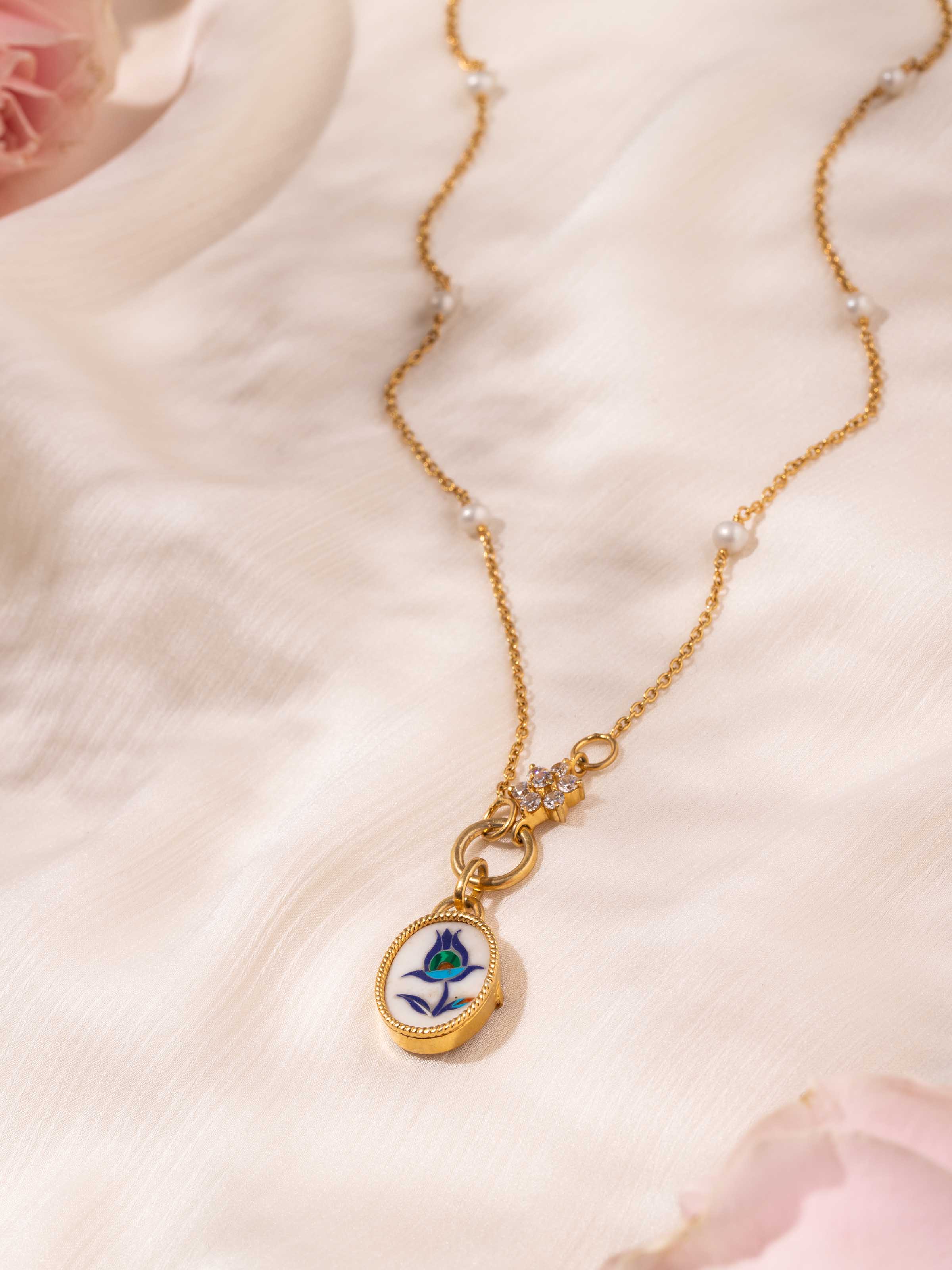 Parchinkari Silver Pendant & Chain