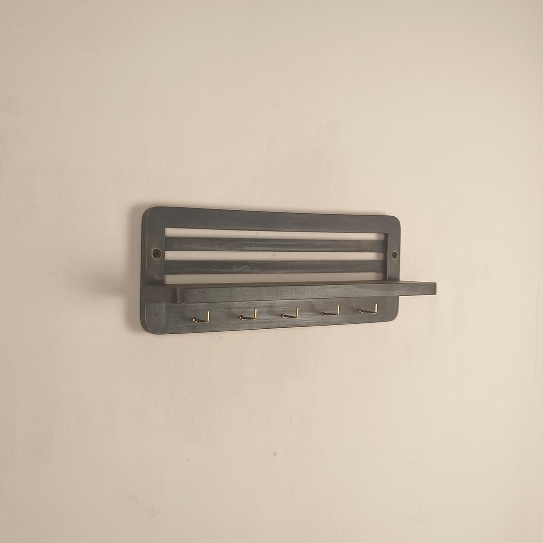 Regus Wooden Wall Shelf Organiser With Key Holders