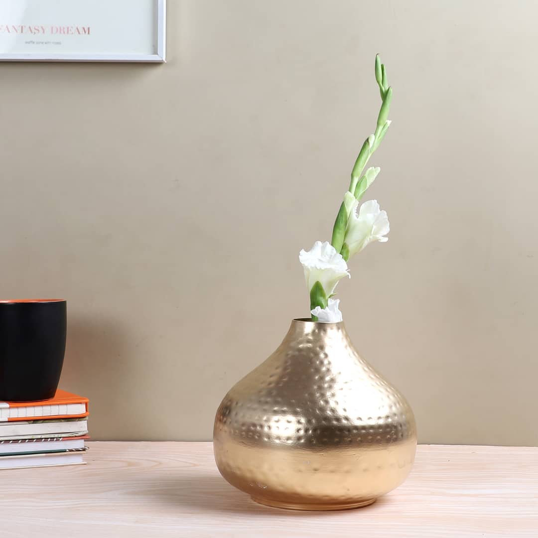 Hammered Flower Pot In Gold Colour
