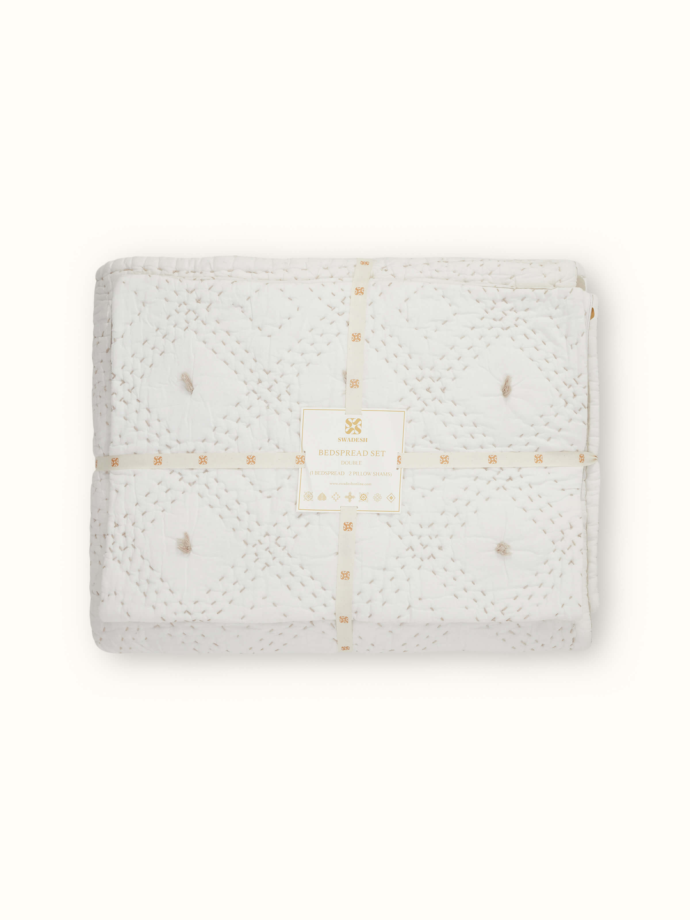 Detailed view of the embroidery and diamond geometric pattern on Nihar ivory cotton razai double bedspread set (3 pcs).