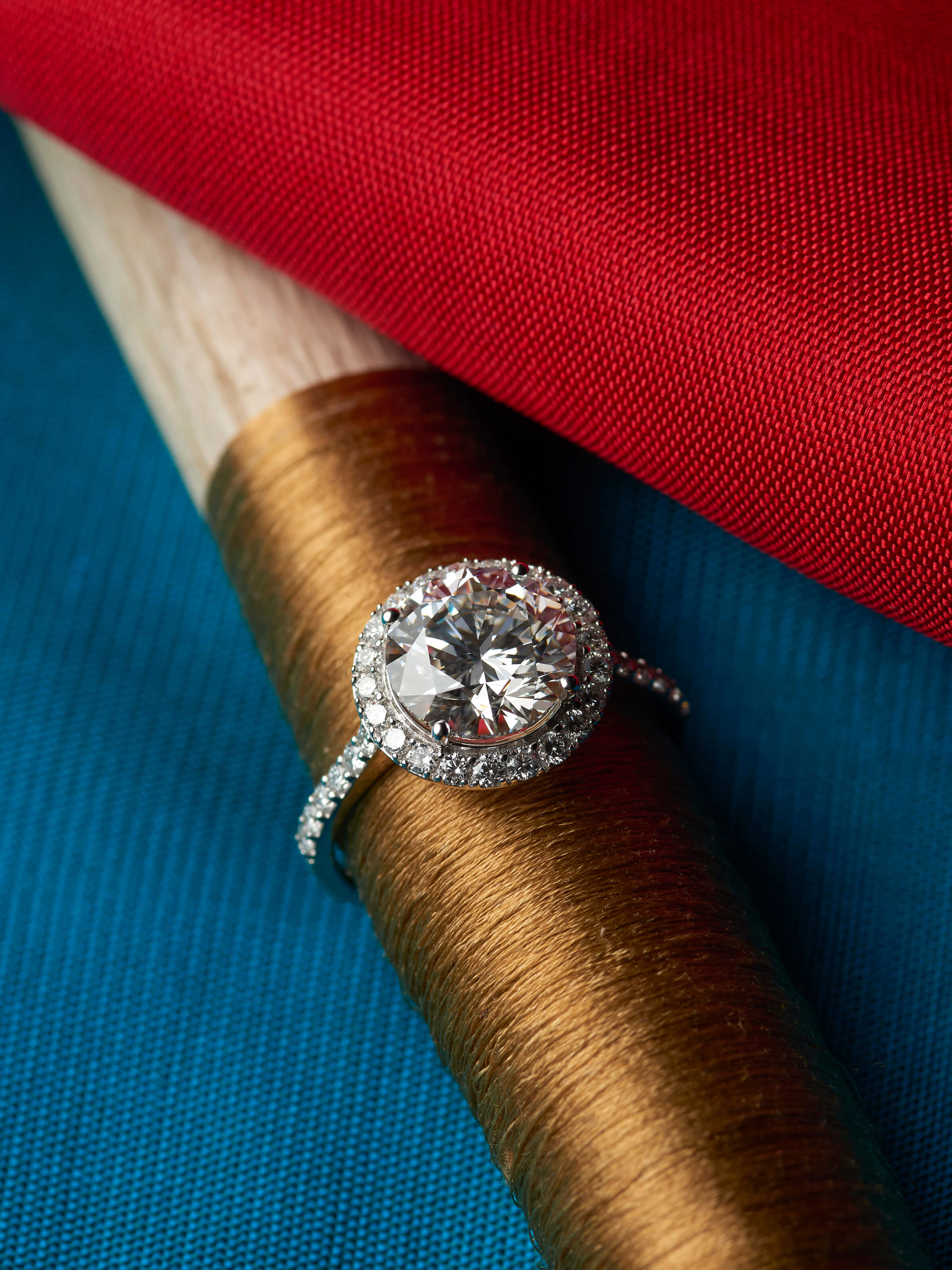 detail view of open setting 14 karat gold ring band