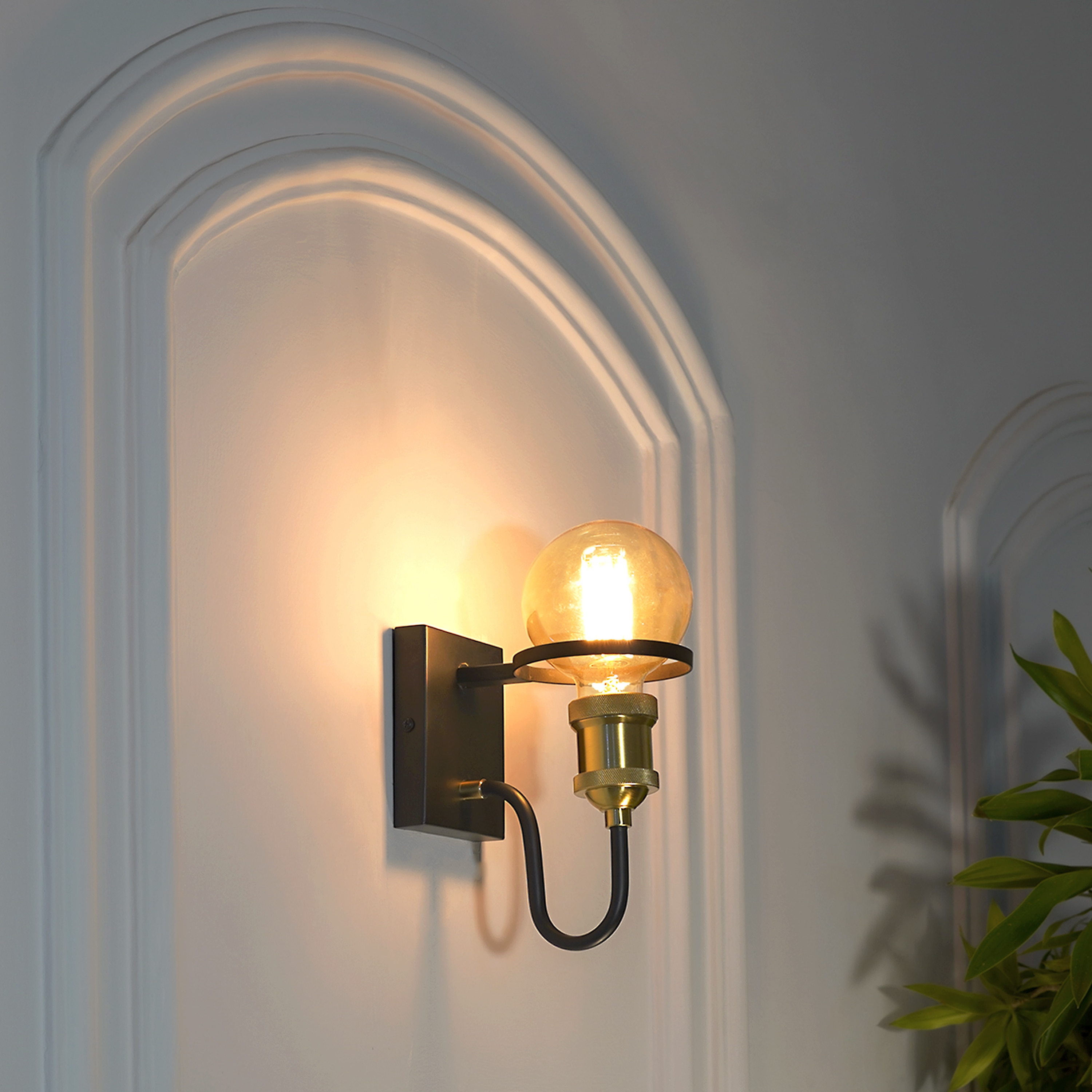 Minimal Black Metal Wall Light