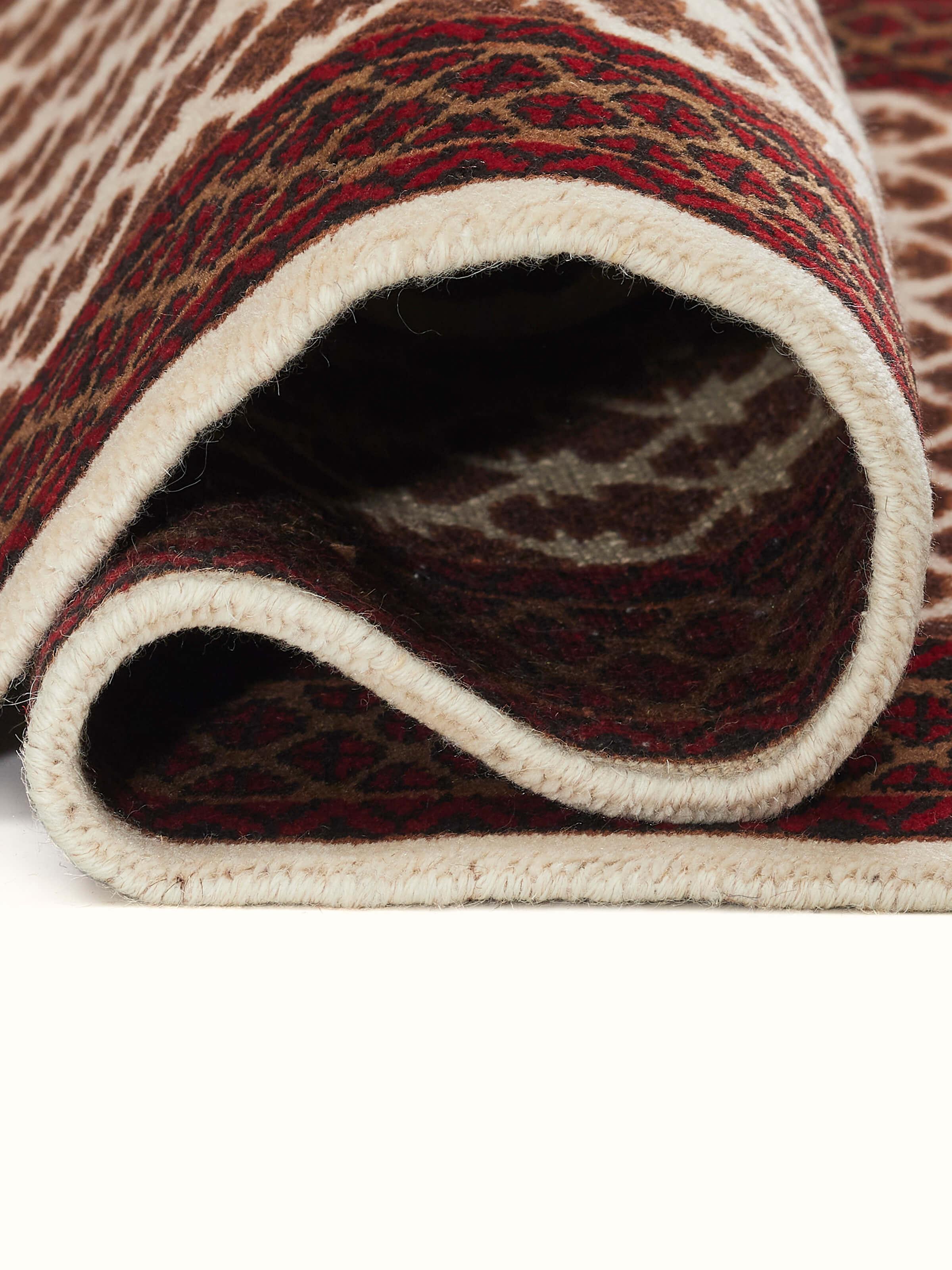 Traditional Lichi Beige Gwalior Wool Hand-Knotted Carpet