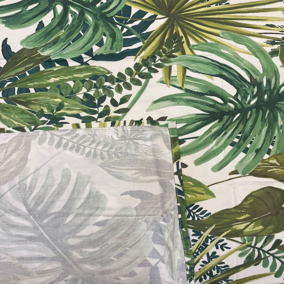 Threads Luxury Pure Cotton Super King Size bedsheets 275 x275