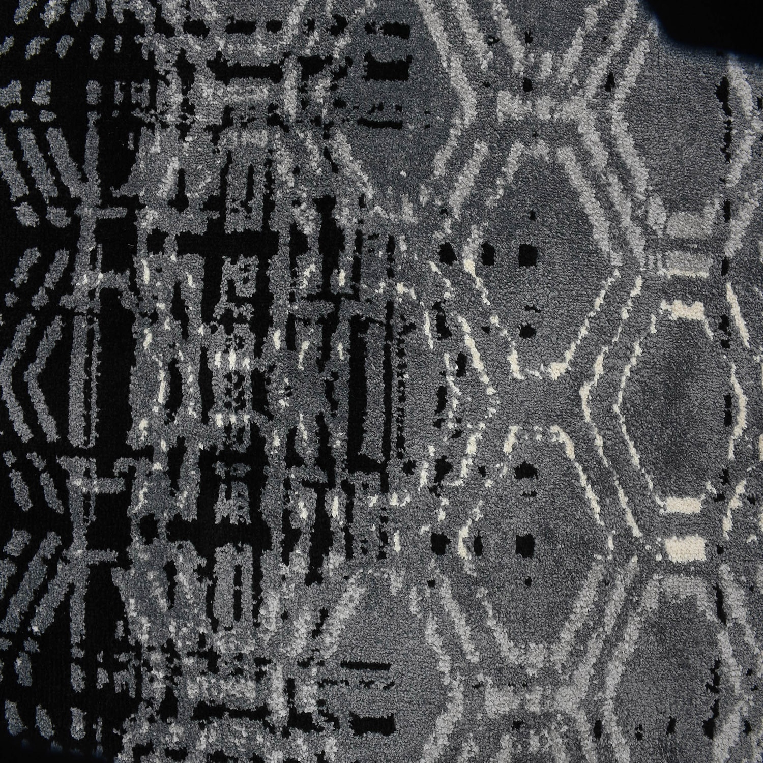 Multicolor Geometric Machine Made Polyester 6 X 9 Feet Carpet