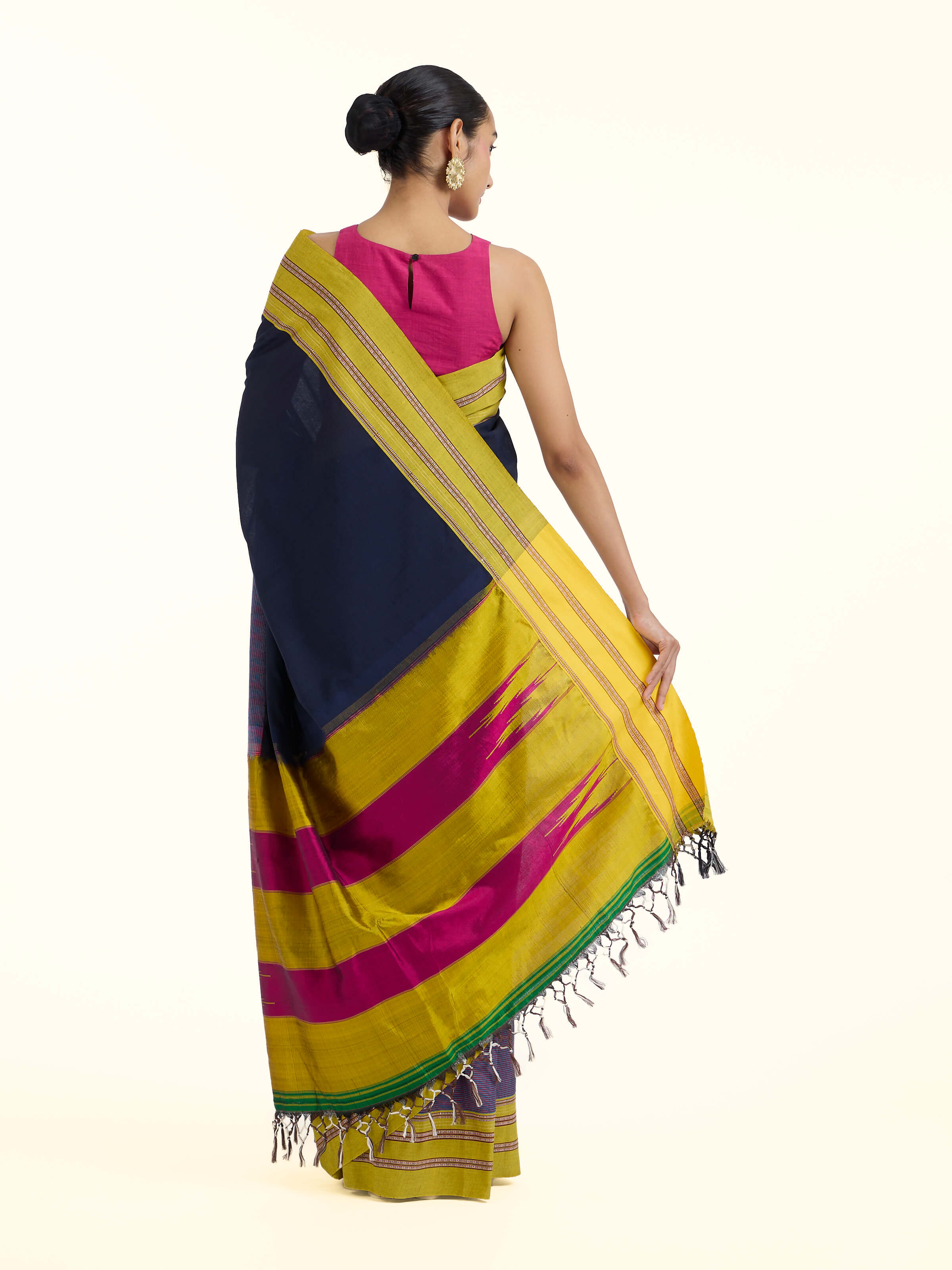 Back view of navy blue cotton and silk Ilkal saree displaying pallu detailing