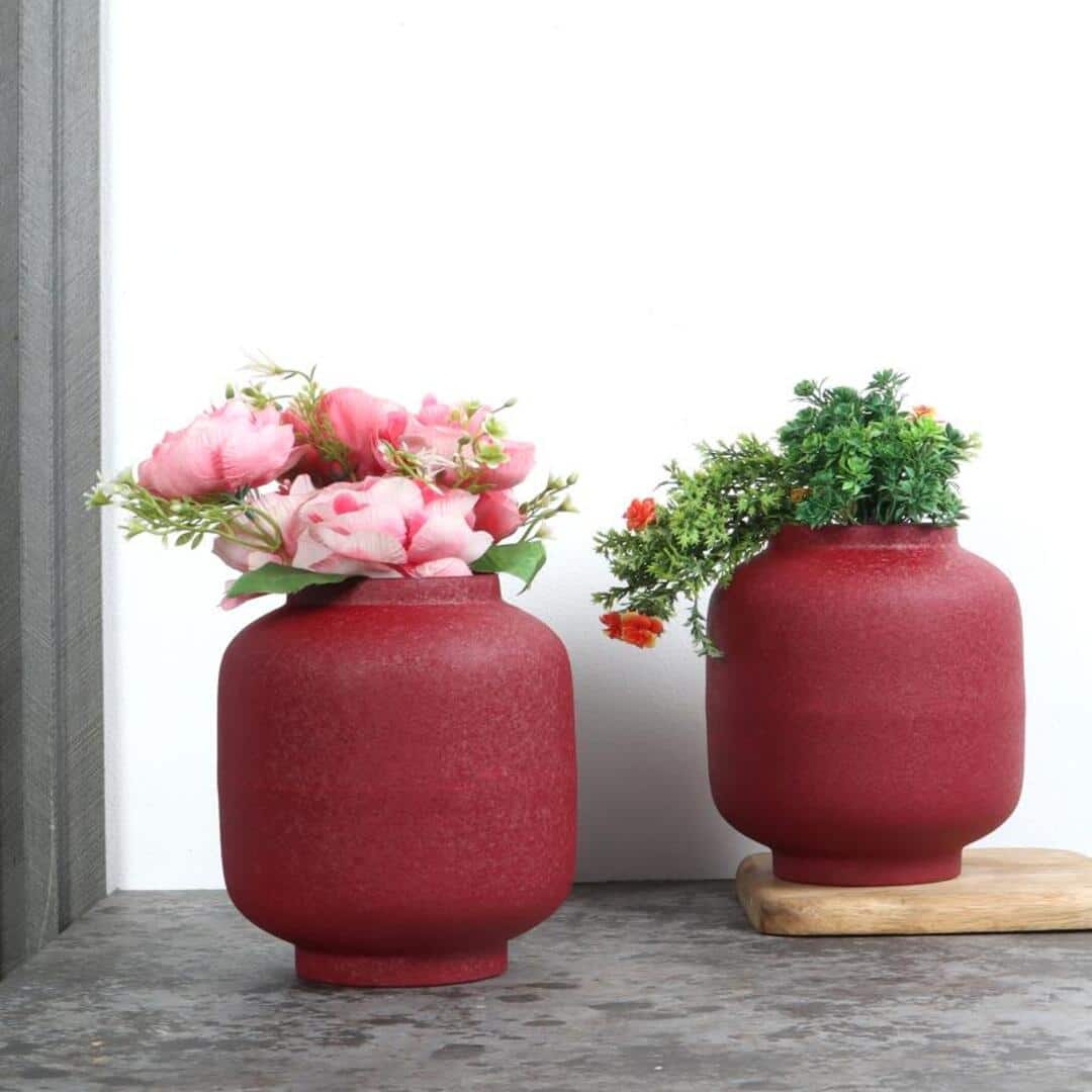 Textured Flower Pot Set Of 2 In Maroon Colour