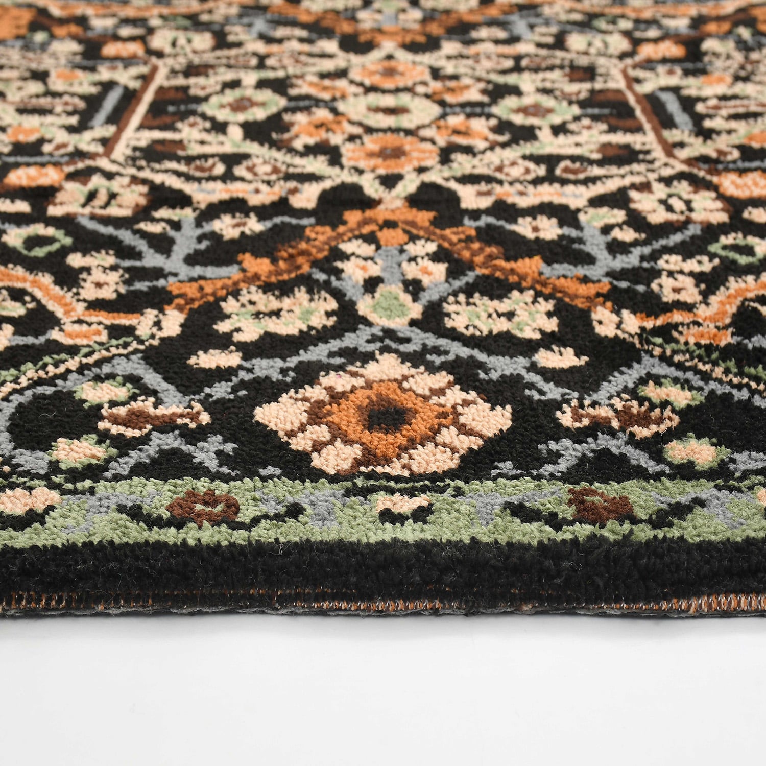 Multicolor Traditional Machine Made Polyester 6 X 9 Feet Carpet