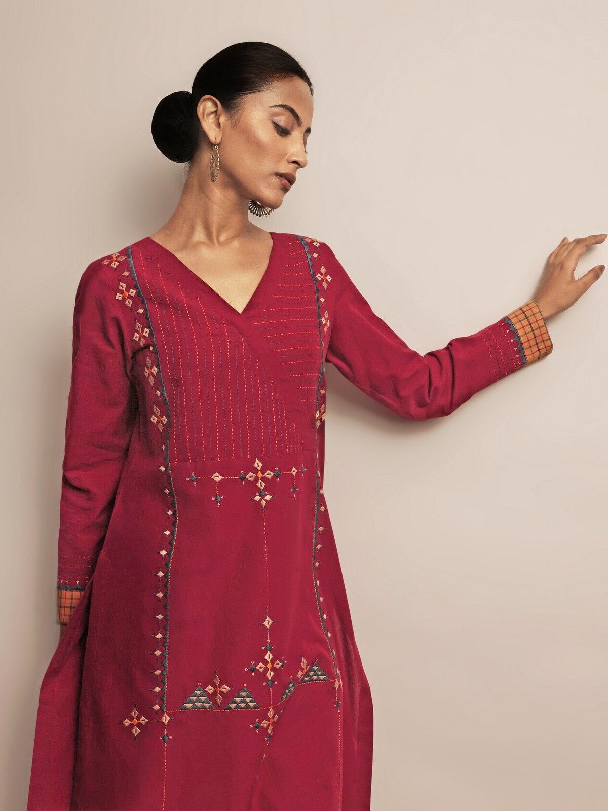 Alternate lifestyle view of the kurta’s casual and refined look.