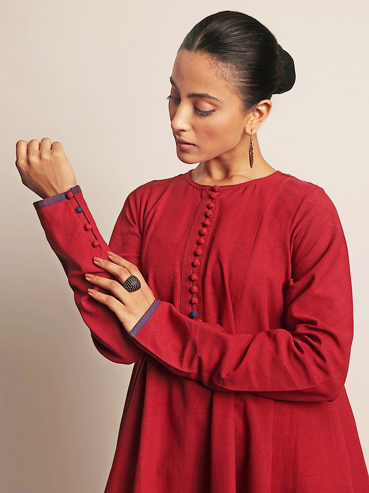 Side profile image emphasizing the elegant drape and comfortable fit