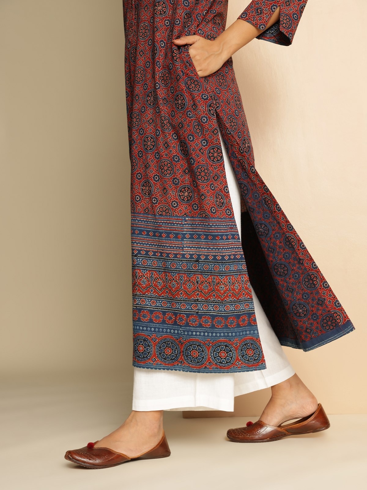 Side view of the comfortable straight silhouette.