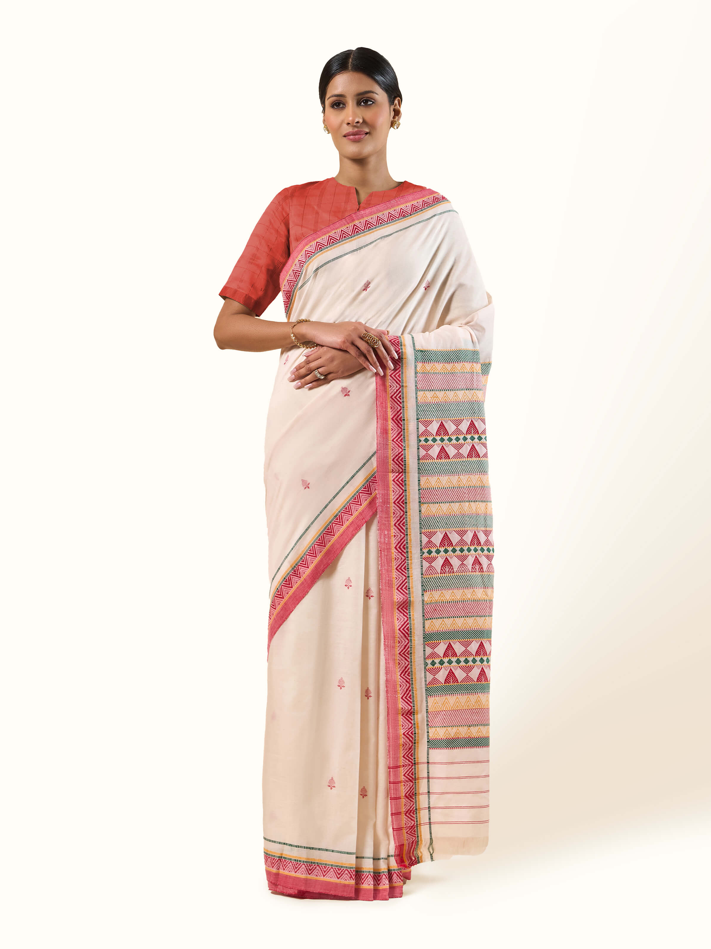 Front view of Off-white Cotton Dongaria Saree showcasing traditional handwoven cotton fabric.