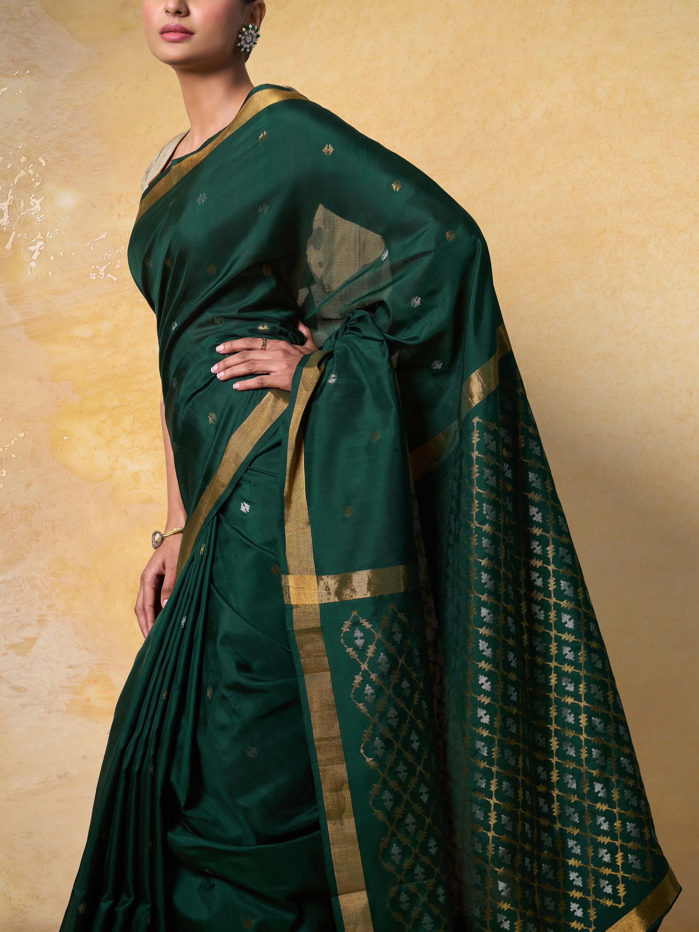 Close-up detail shot of Mulberry Silk Uppada Jamdani Saree showcasing Jamdani weaving details