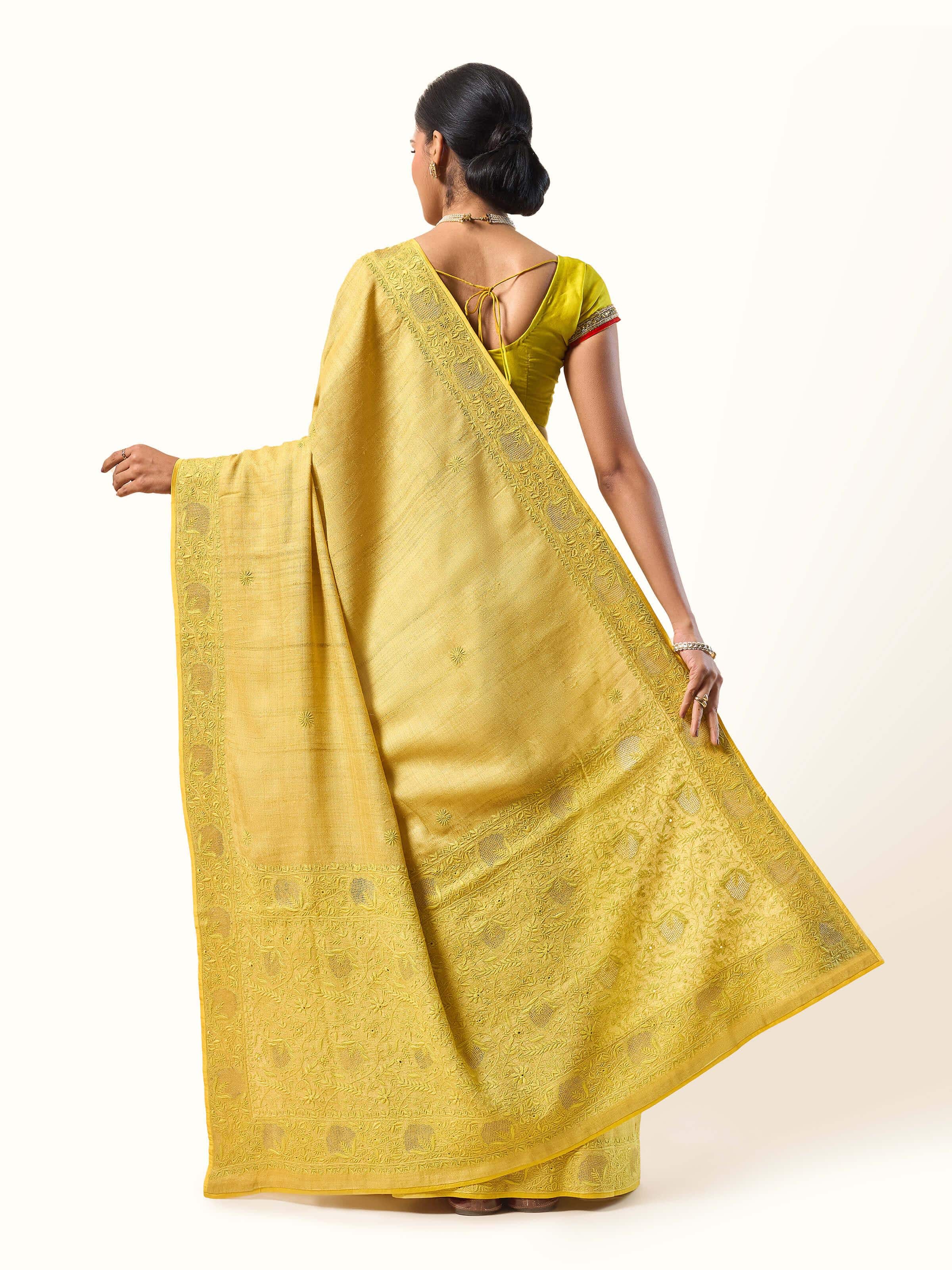 Back view revealing the smooth finish, making it ideal for weddings and special occasions.