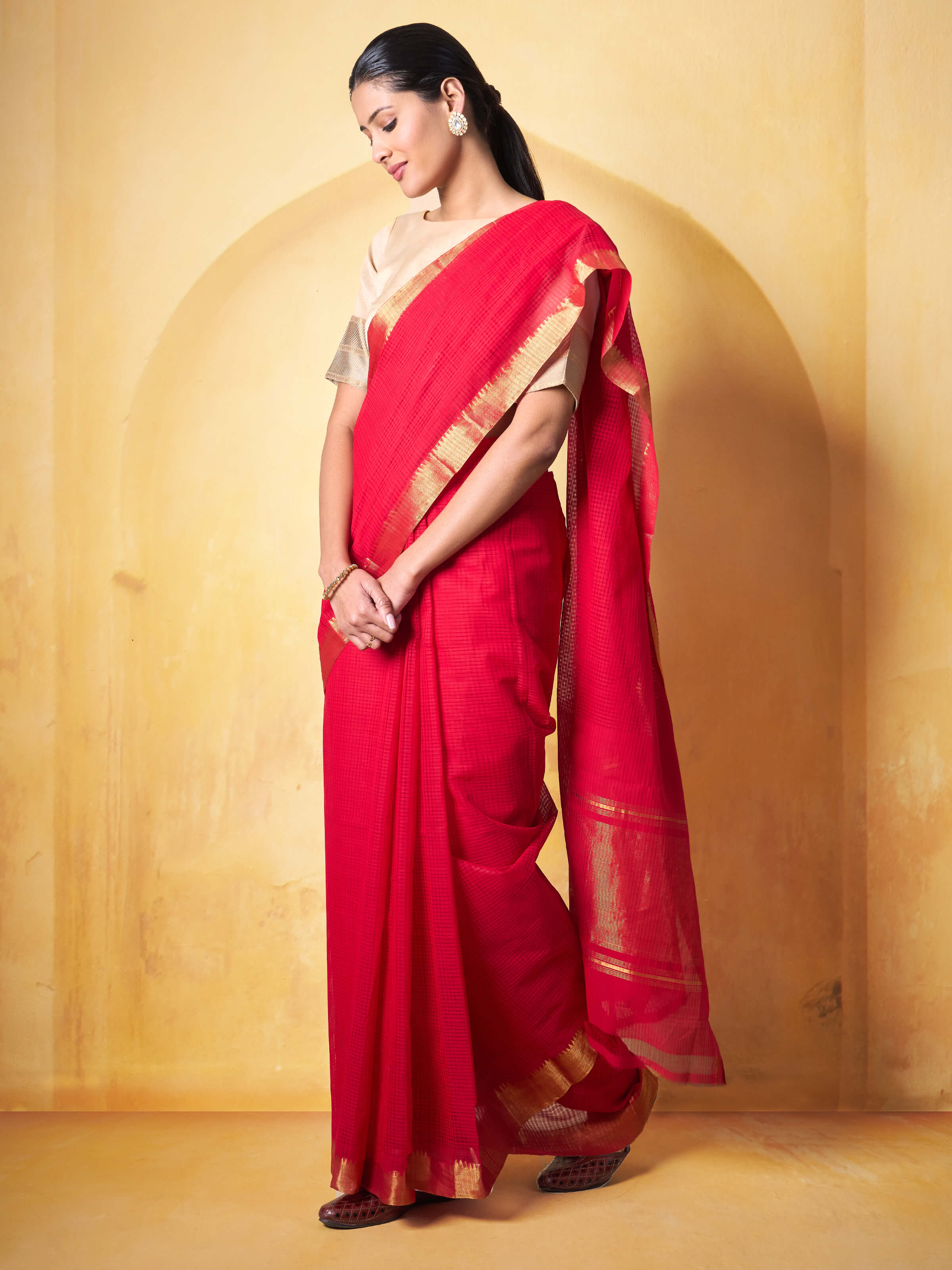 Angled view showing cotton texture and border design on Mangalgiri Saree