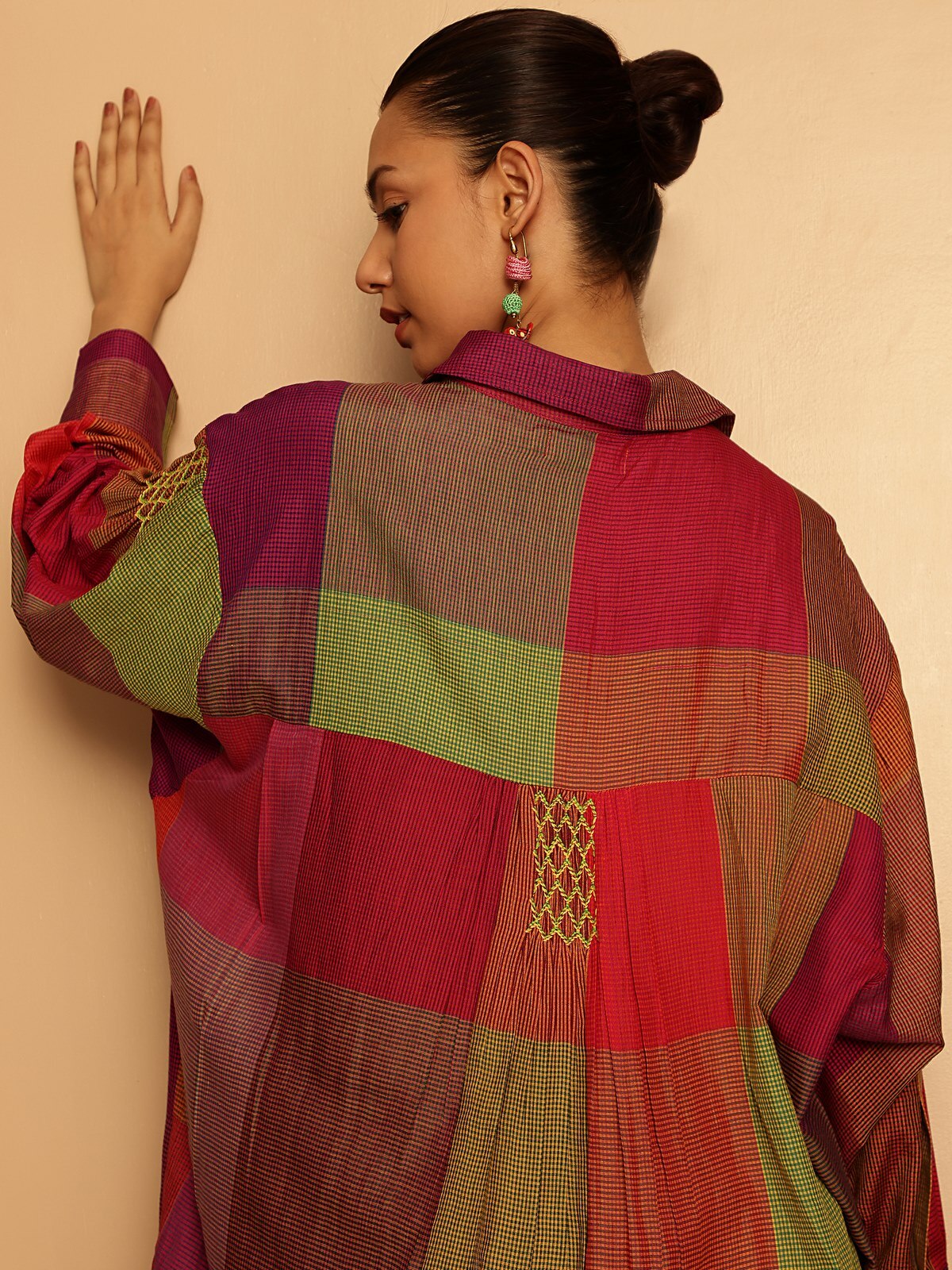 Another angle to bring out the subtle weave patterns and gentle sheen of the fabric.