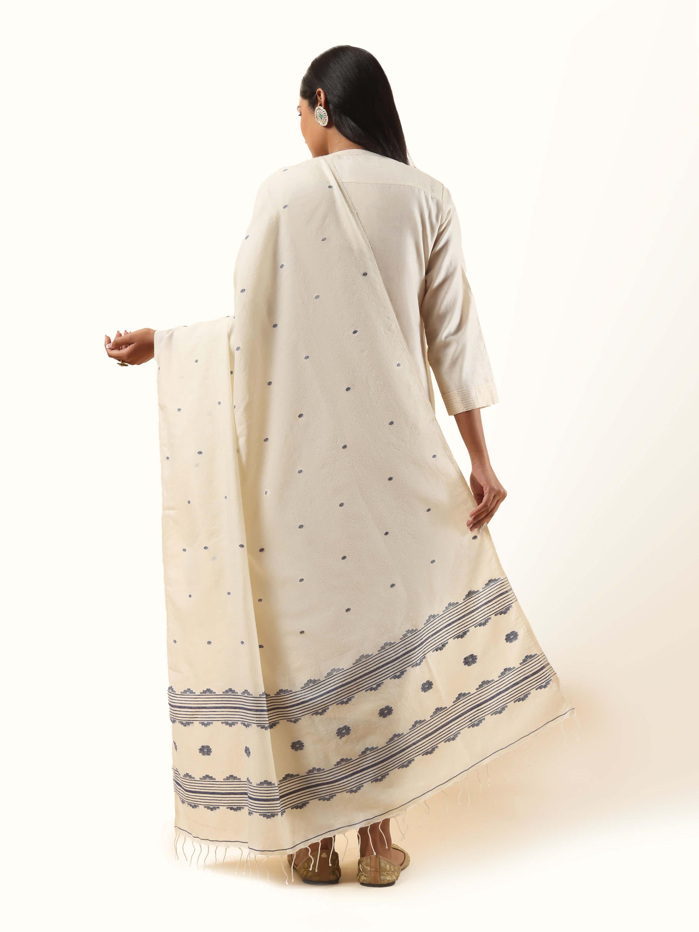 Off-white Woollen Jamdani Shawl