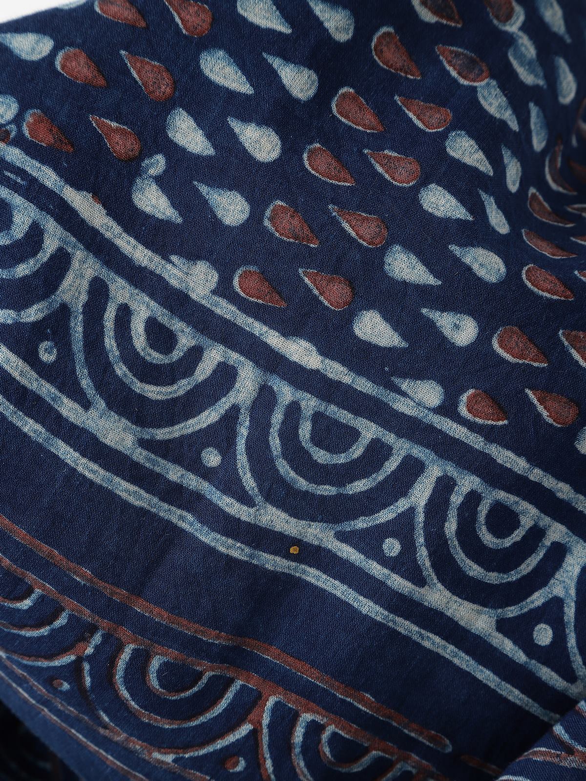 Alternate detail view focusing on the artistic Dabu print’s character.