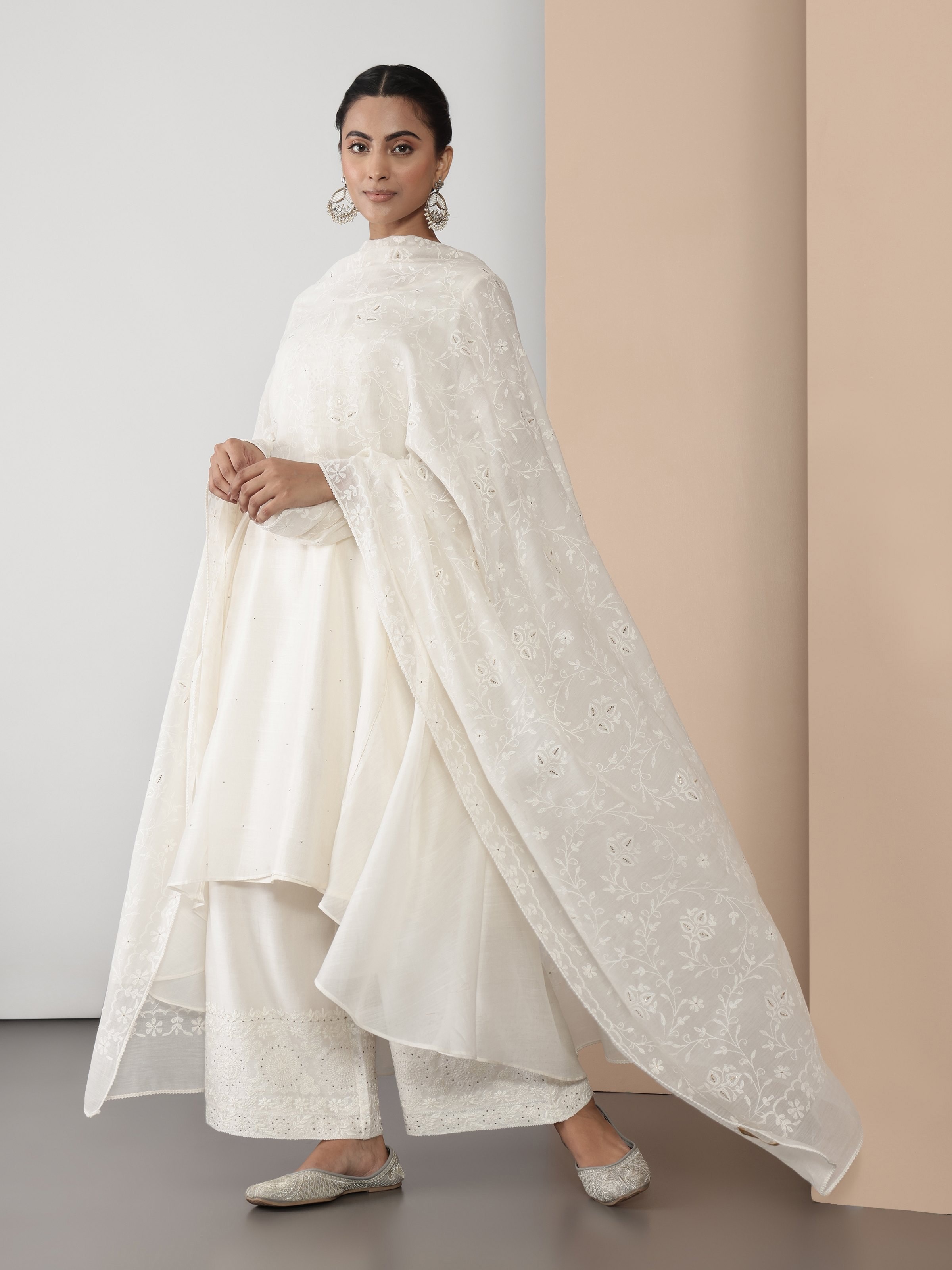 Off-white Cotton Silk Chikankari Dupatta With Tepchi Embroidery