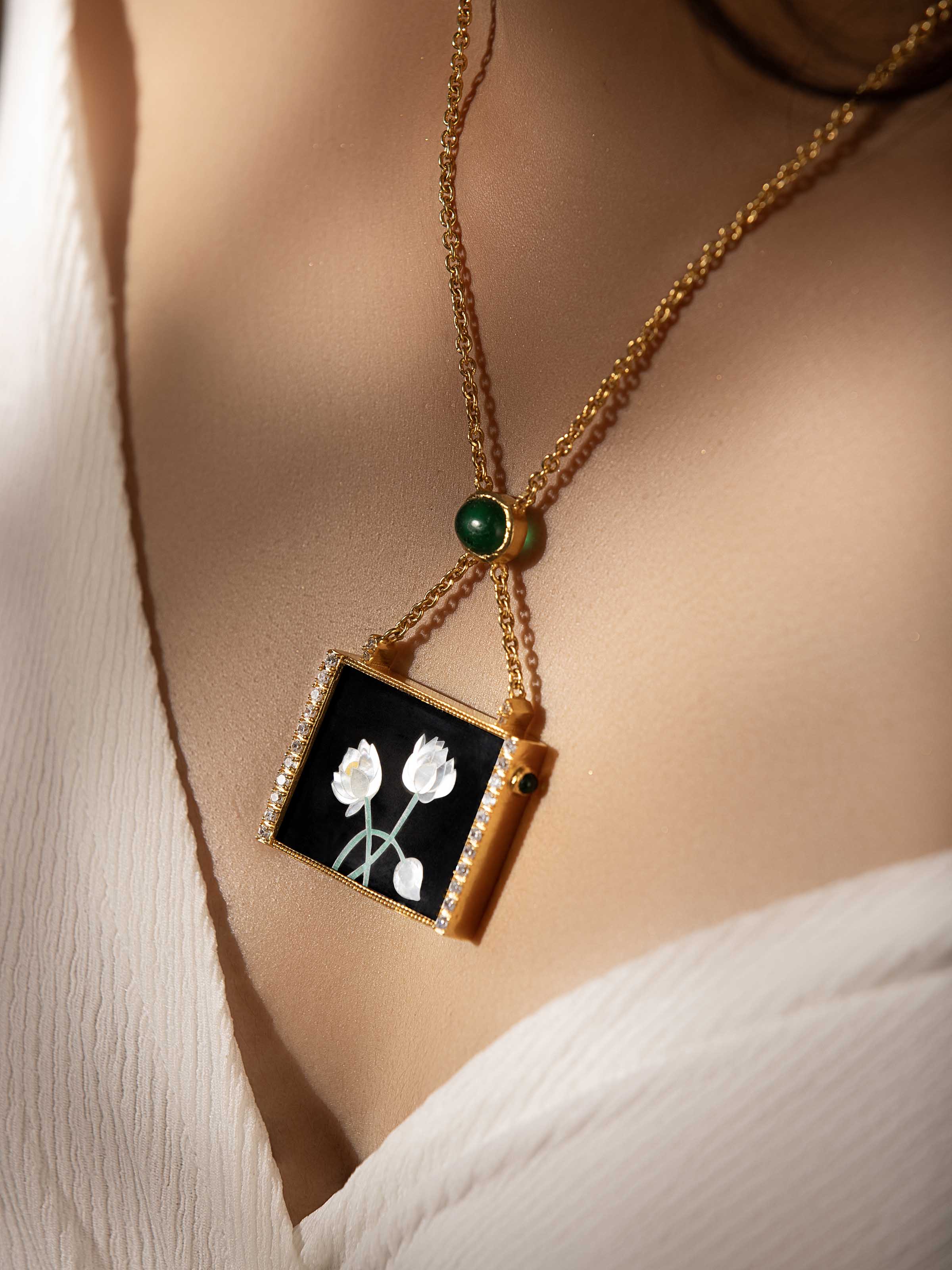 Parchinkari Silver Pendant & Chain