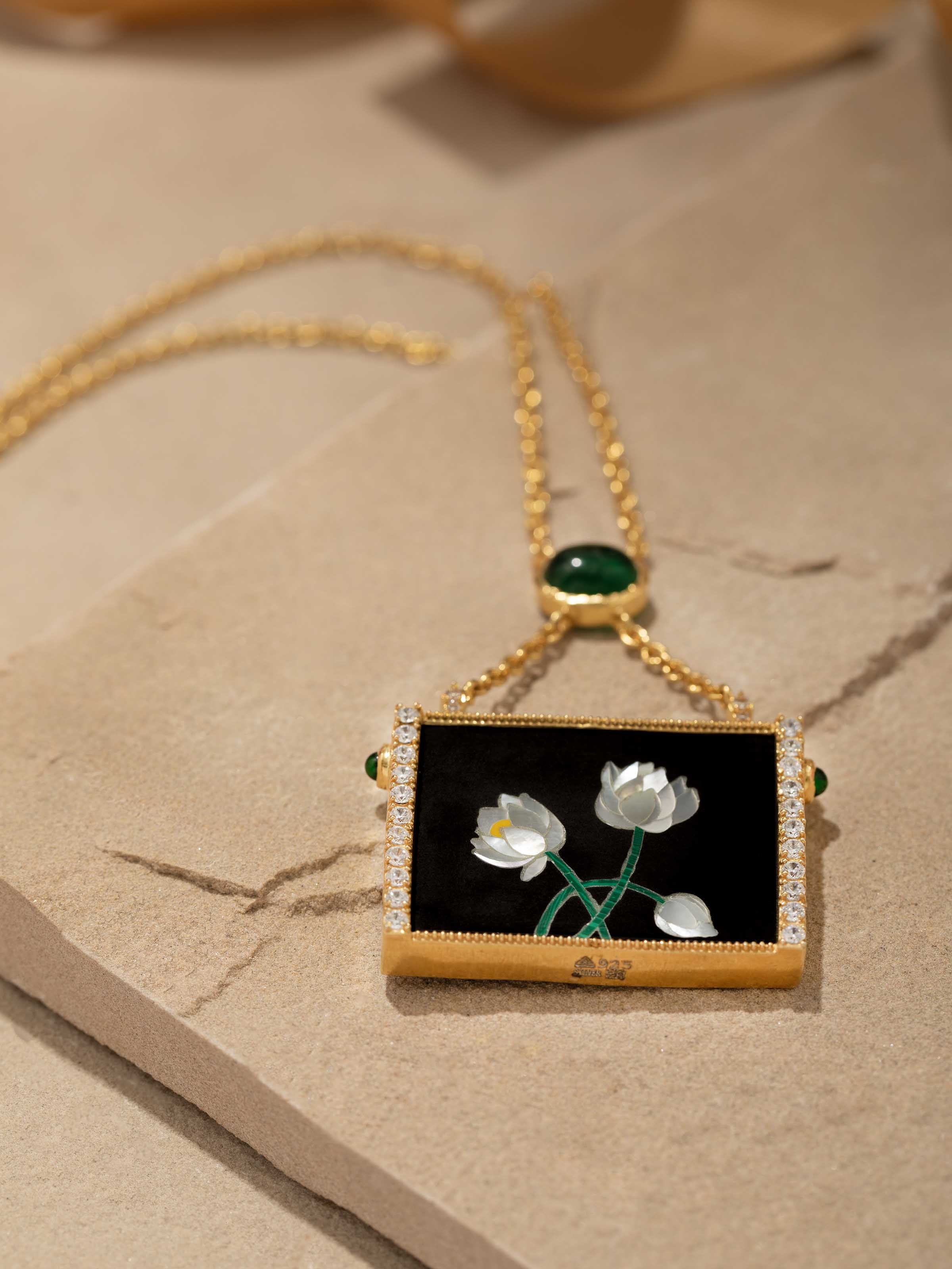 Parchinkari Silver Pendant & Chain