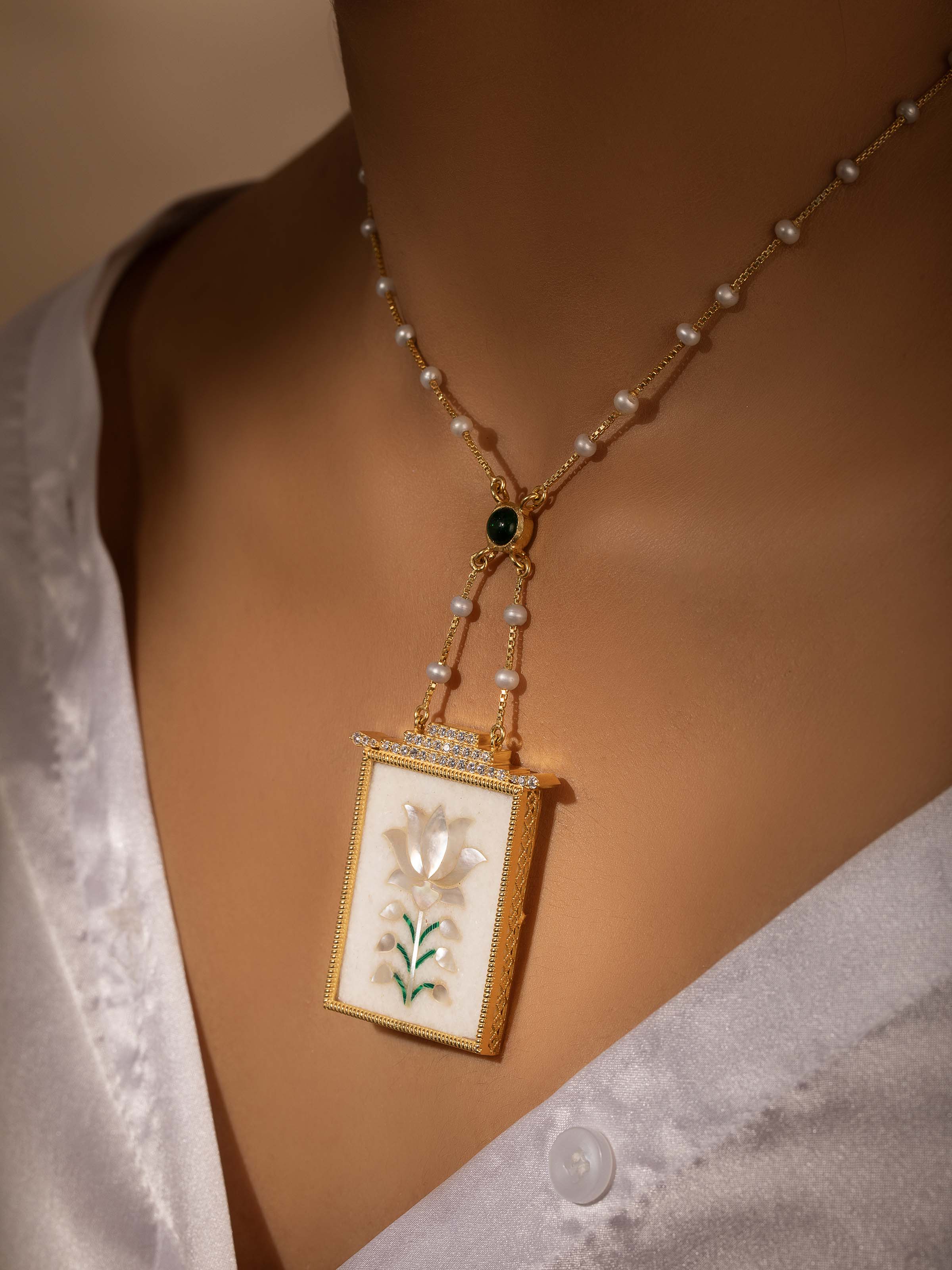 Parchinkari Silver Pendant & Chain