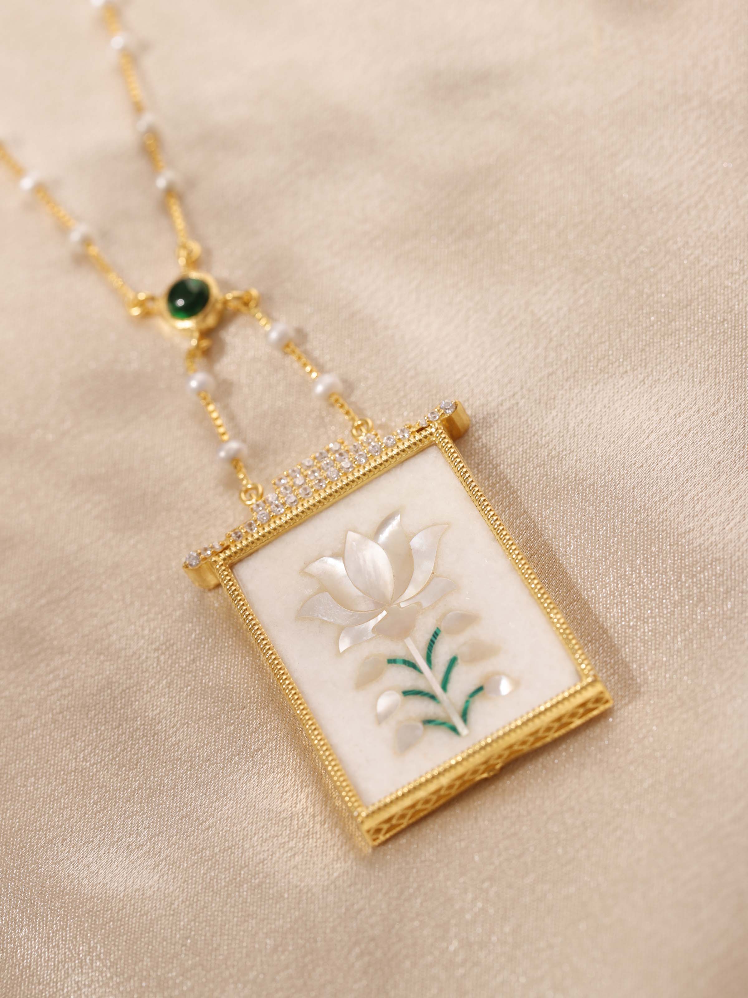 Parchinkari Silver Pendant & Chain