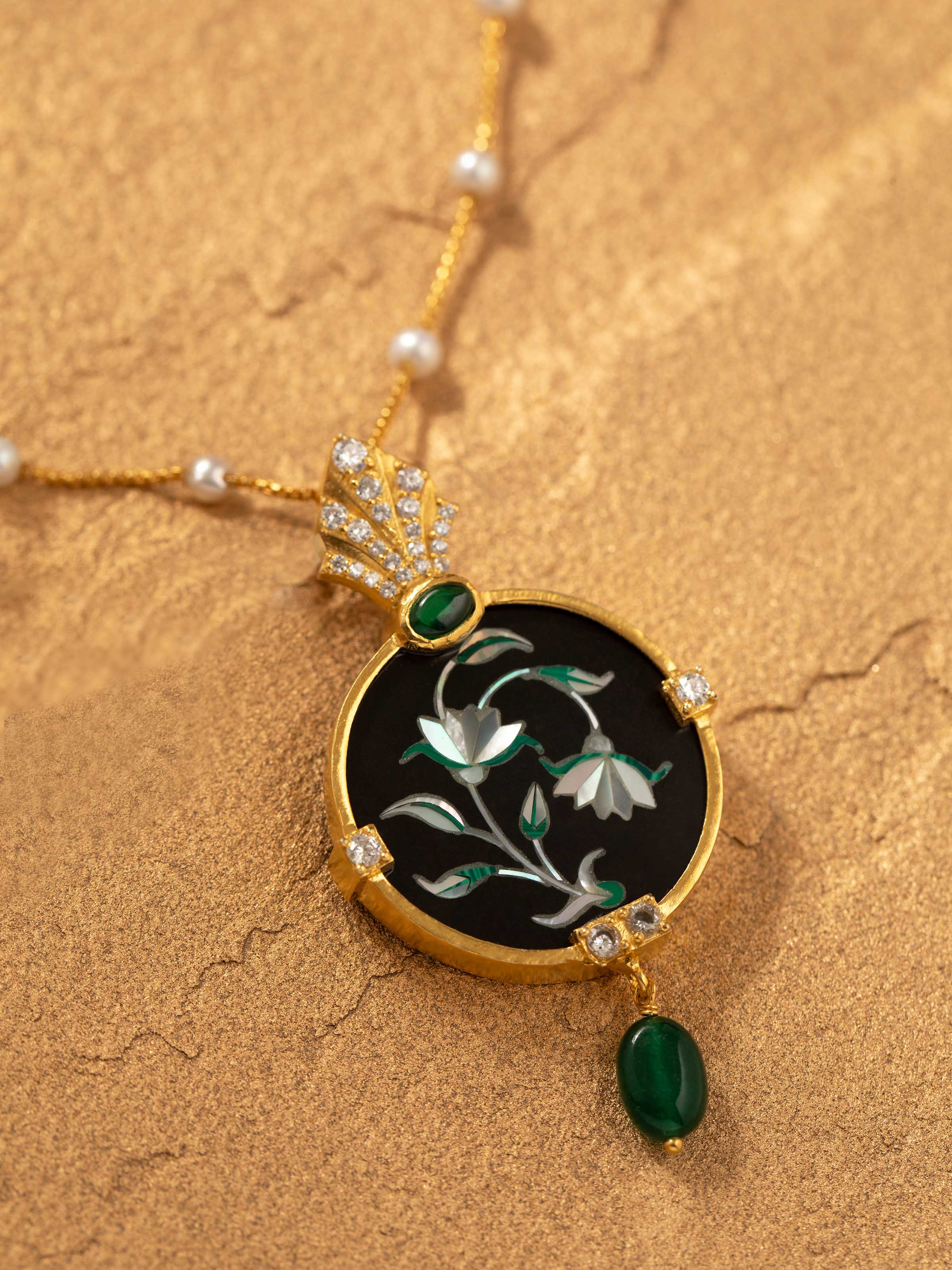 Parchinkari Silver Pendant & Chain