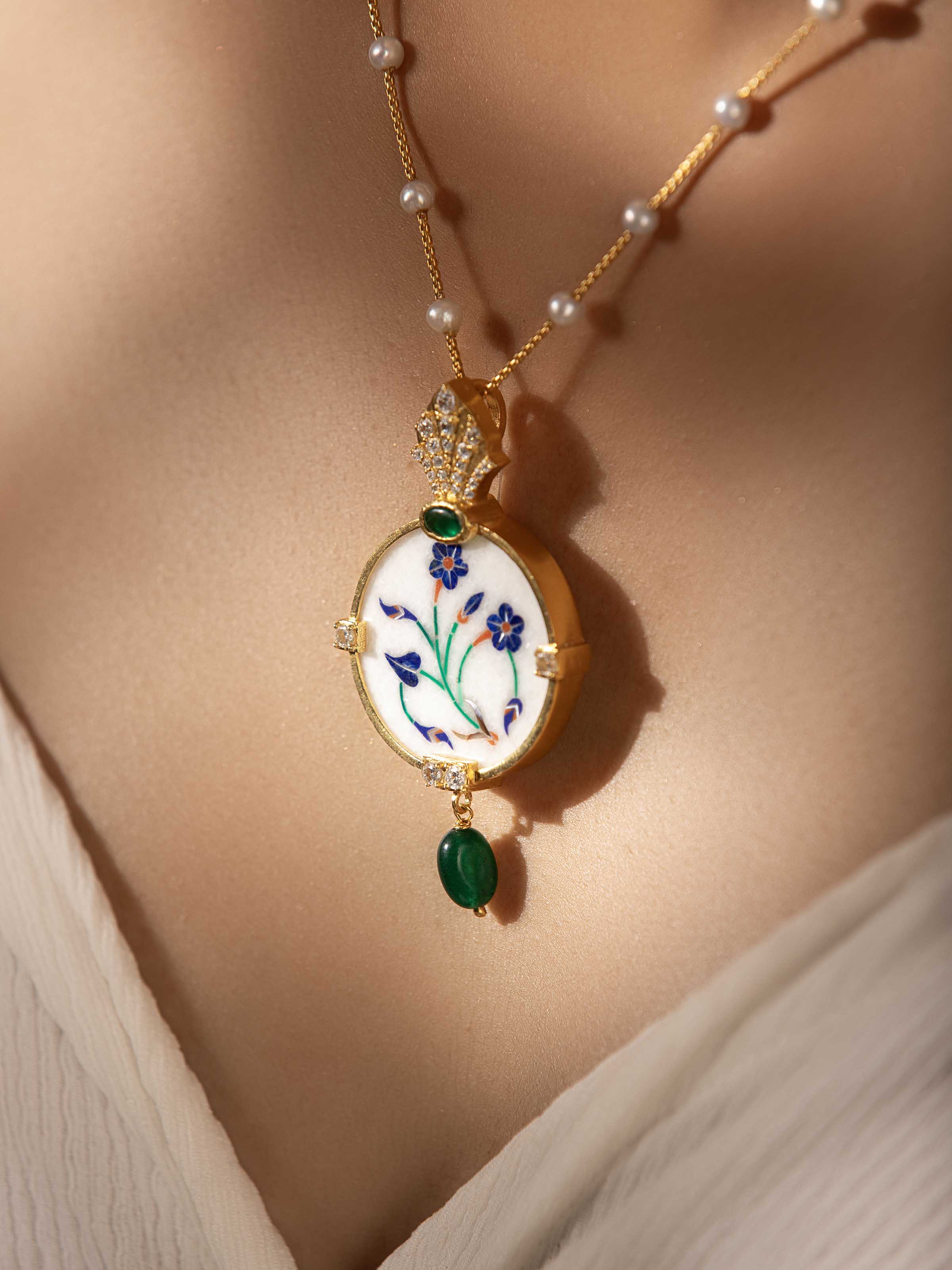 Parchinkari Silver Pendant & Chain