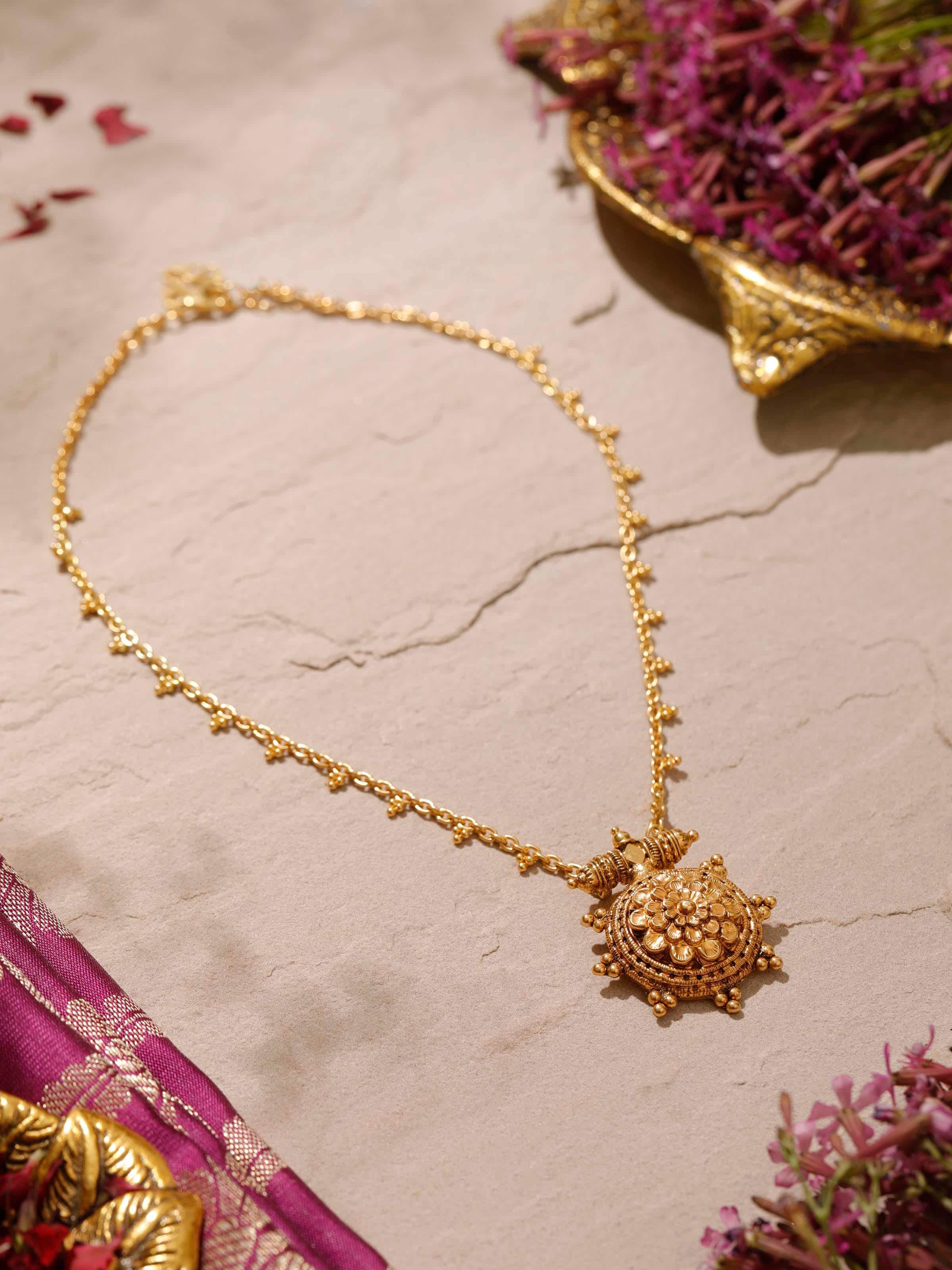 Detailed view of Nakash silver collar necklace with focus on its elegant design.