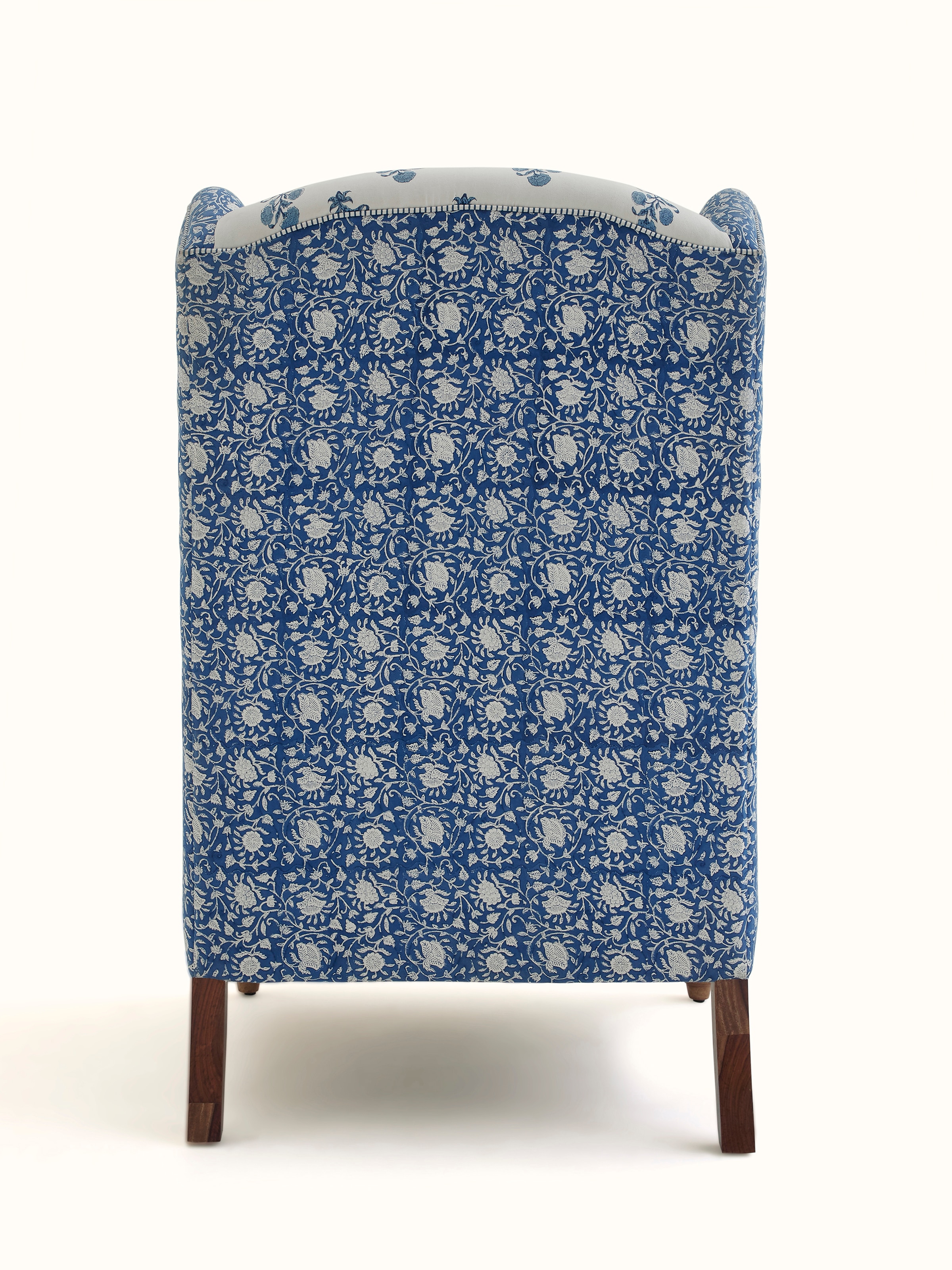 Detailed close-up of the Sheesham wood finish and block print pattern, showcasing the elegant design and craftsmanship