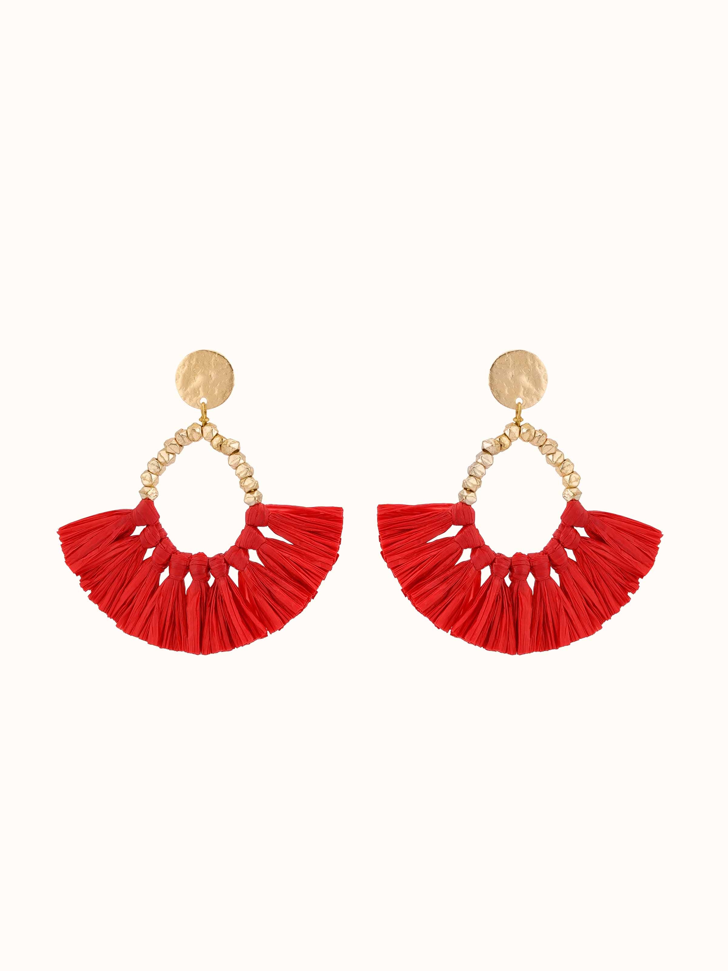 Front view of Raffia fibre drop earrings featuring a natural and stylish design