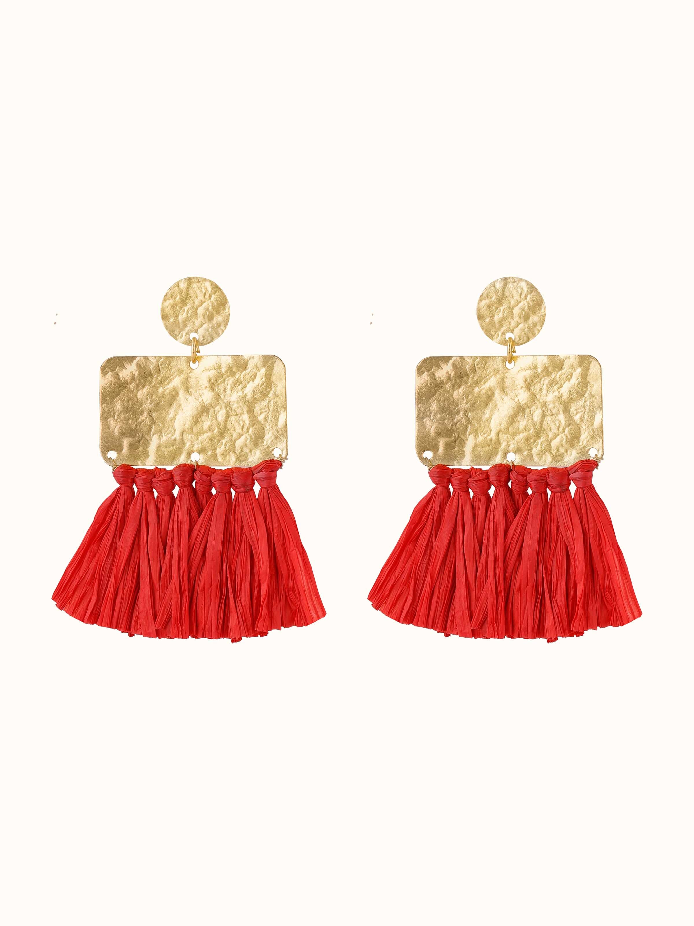 Front view of Raffia Fibre Drop Earrings highlighting natural texture and design.