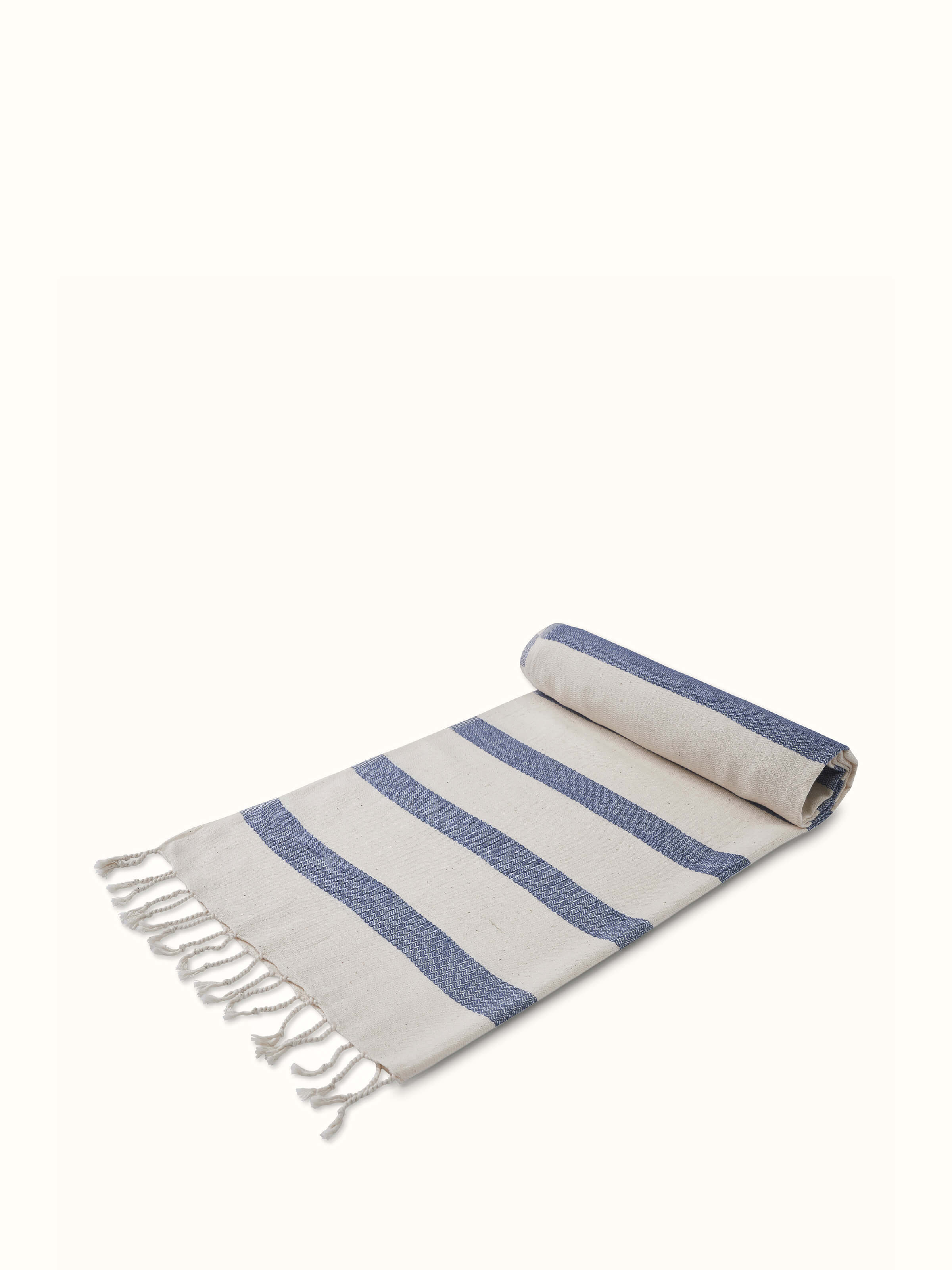 Detailed view of Salya blue stripe cotton bath towel (M), showcasing the towel’s absorbency and stripe design.