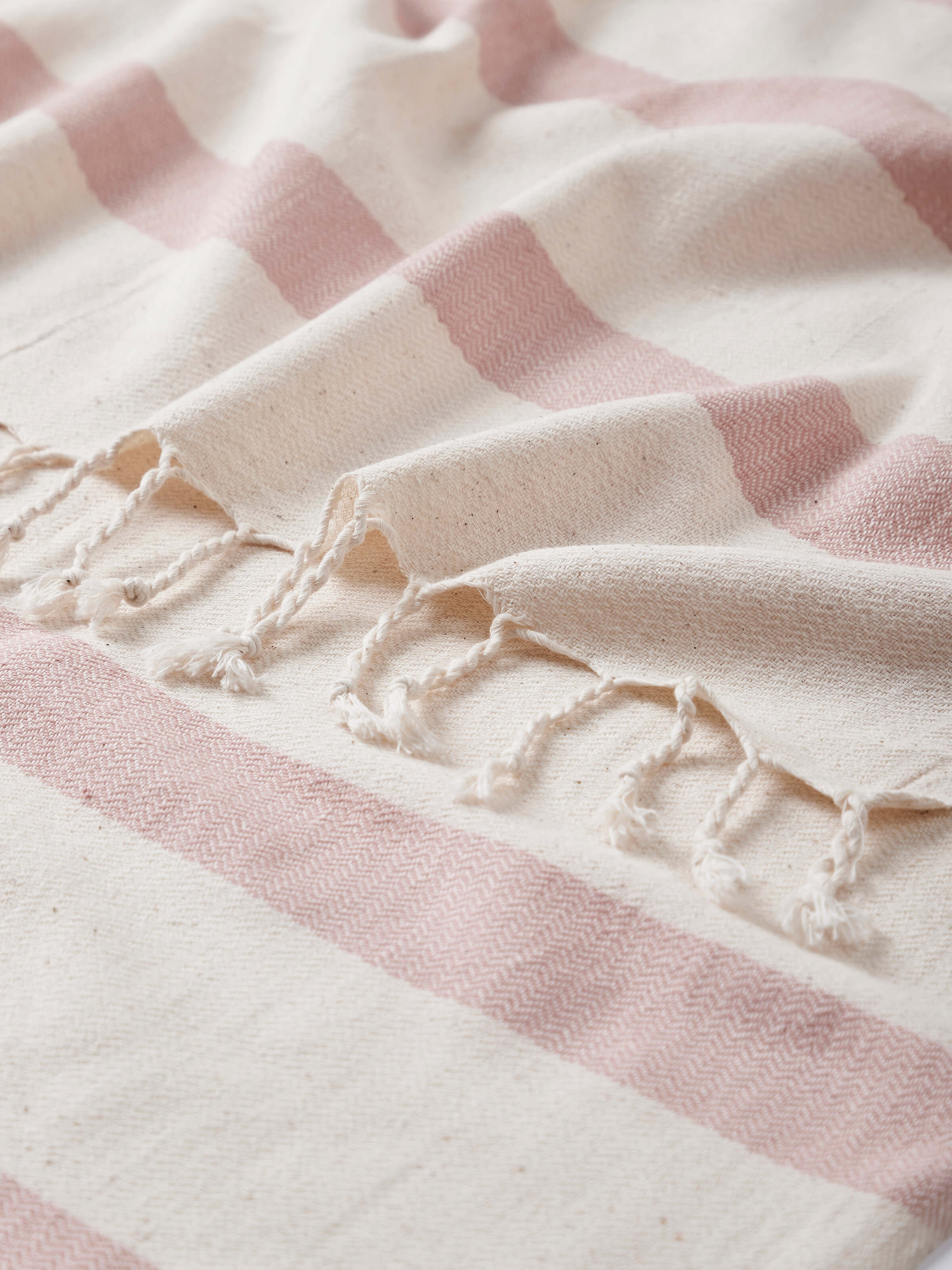 Full view of Salya red stripe cotton bath towel (M) displaying the overall design and stripe pattern.