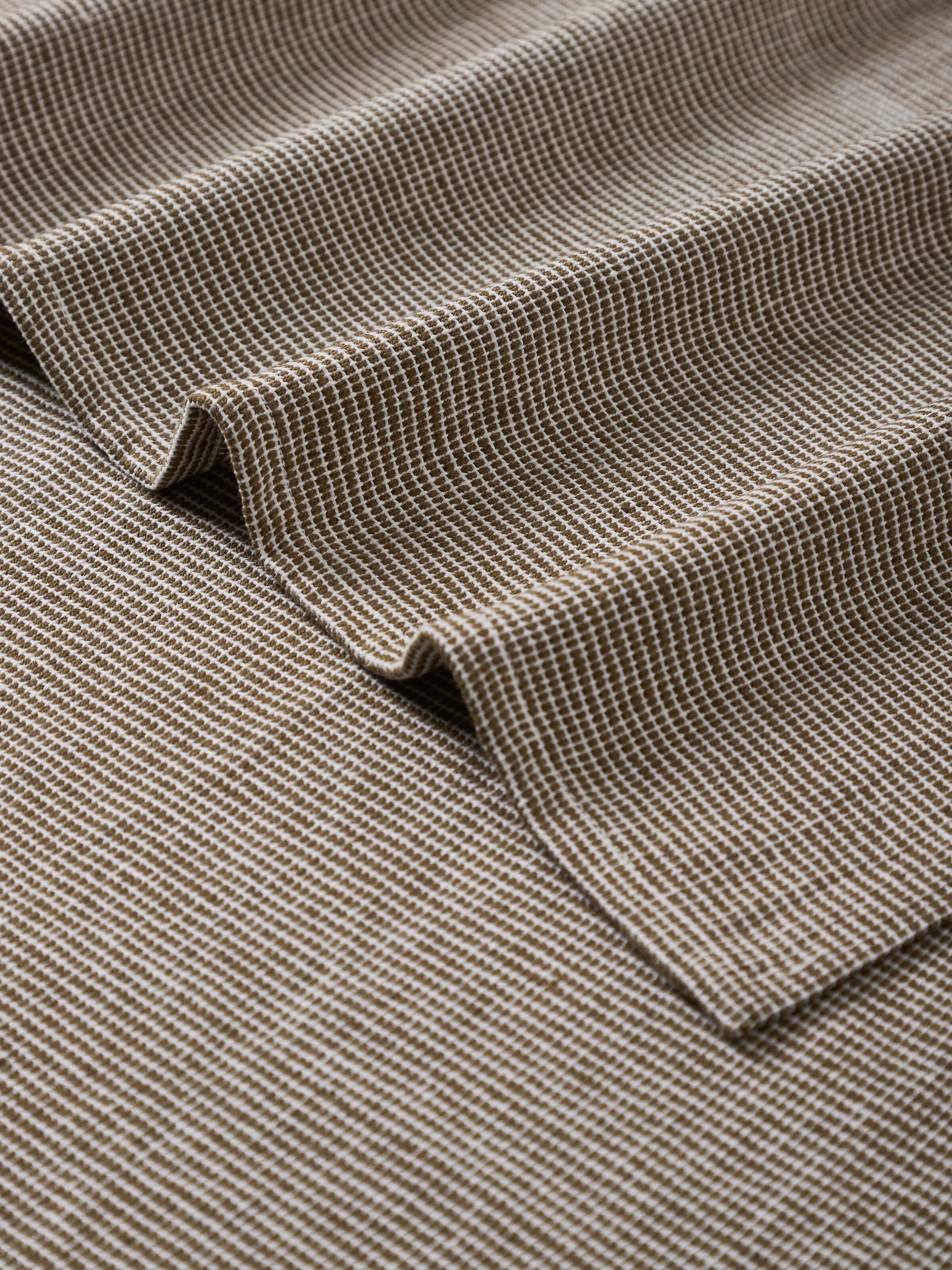 Detailed view of Shikara green chambray cotton bath towel (M) highlighting its absorbency and softness