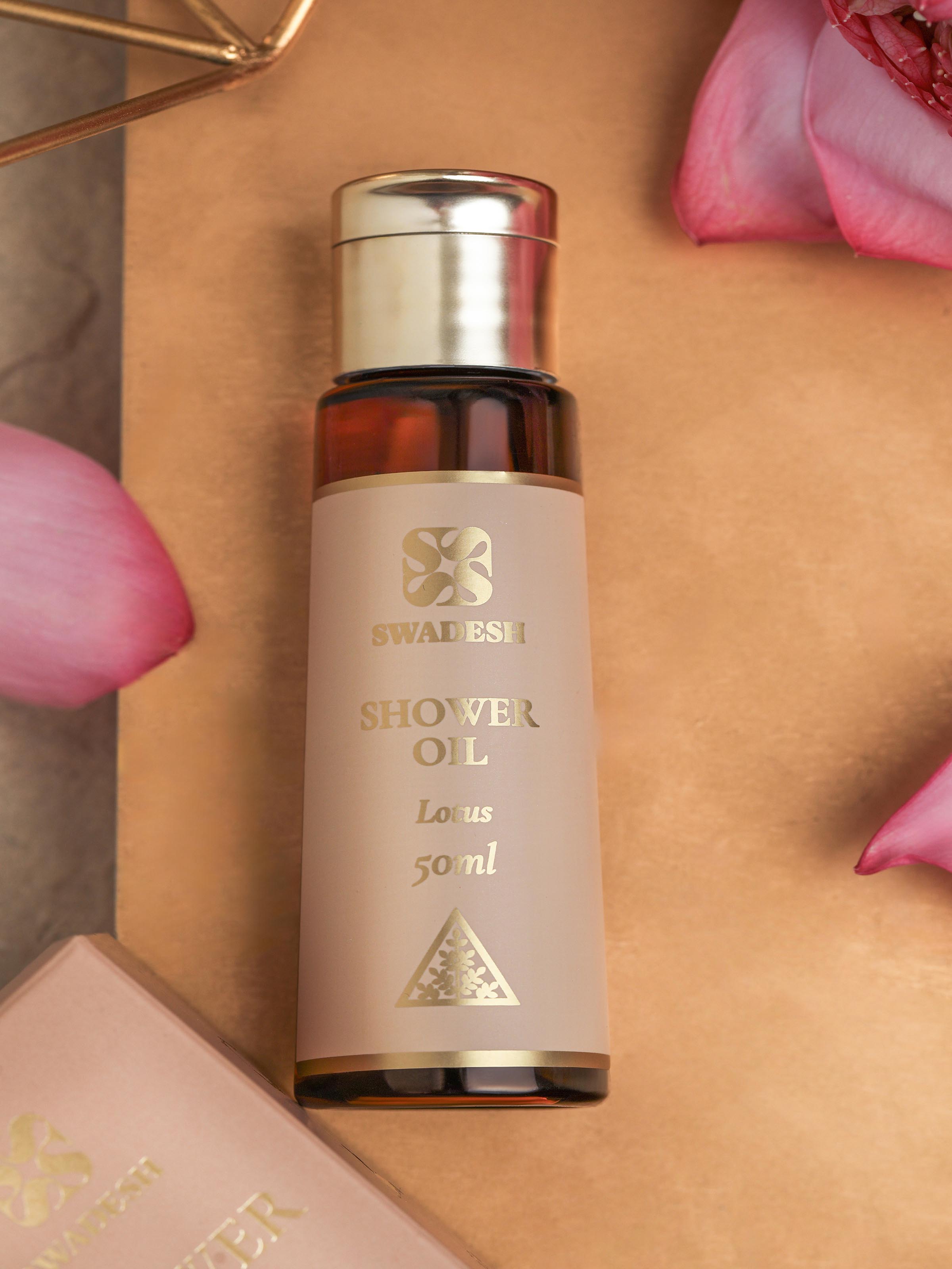 Side view of Shower Oil Lotus highlighting product details and texture