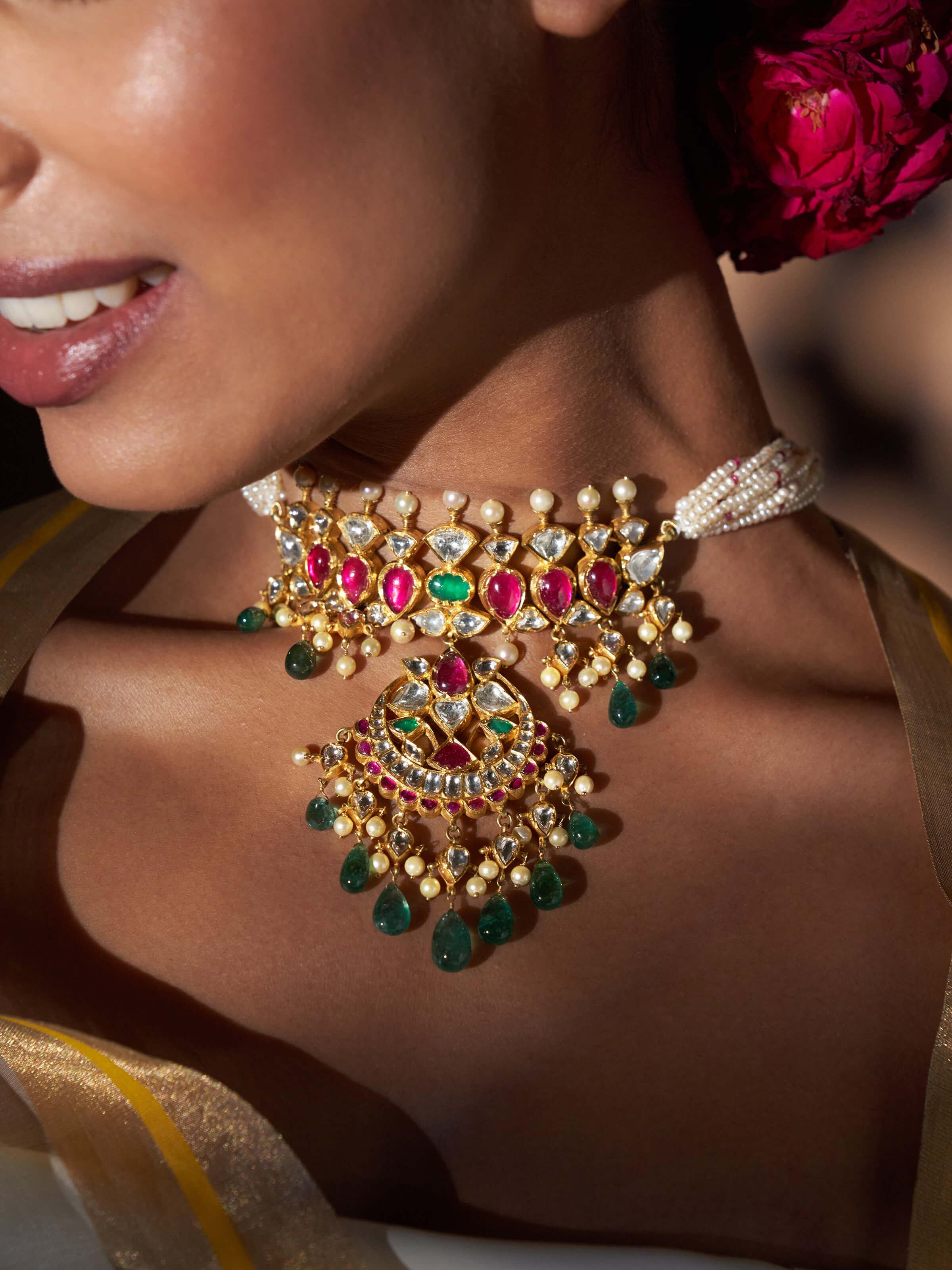 Side view of Jadau 18 karat gold choker highlighting fine craftsmanship