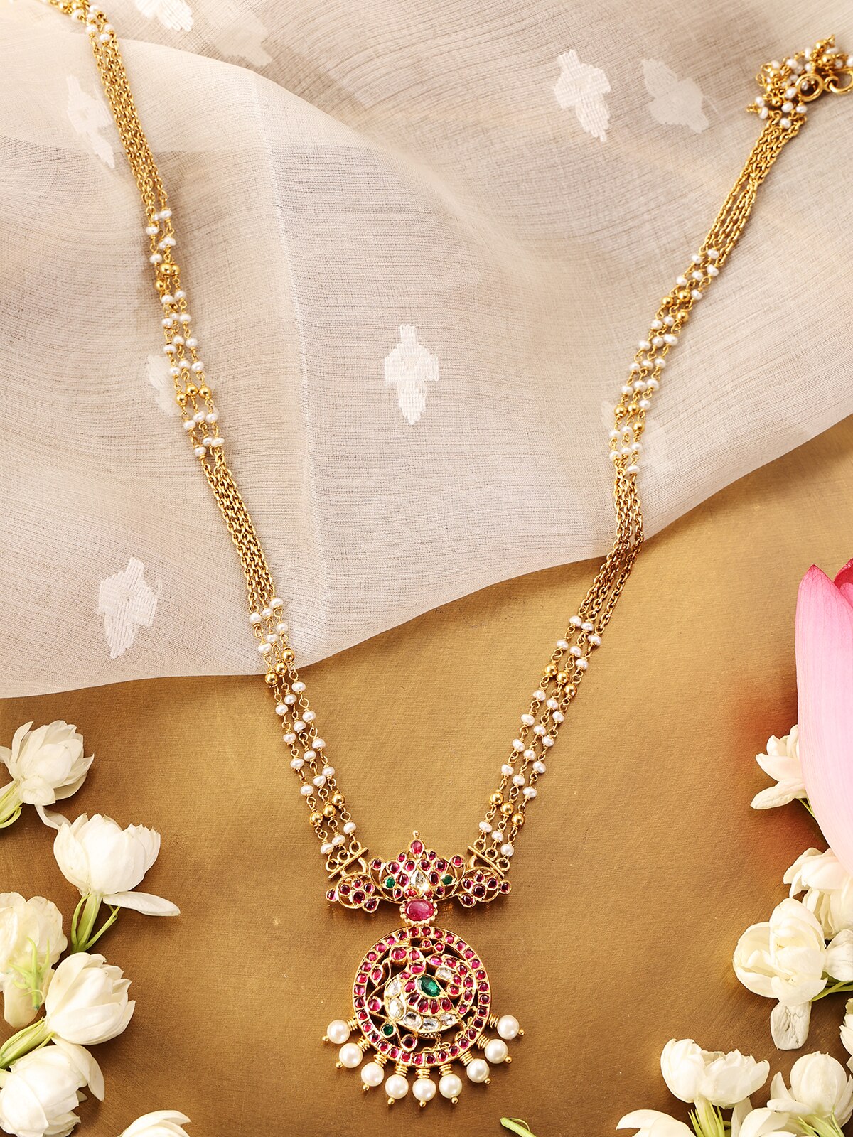 Back view of Kundala Velai 22 Karat Gold Collar Necklace displaying the smooth finish and secure clasp.