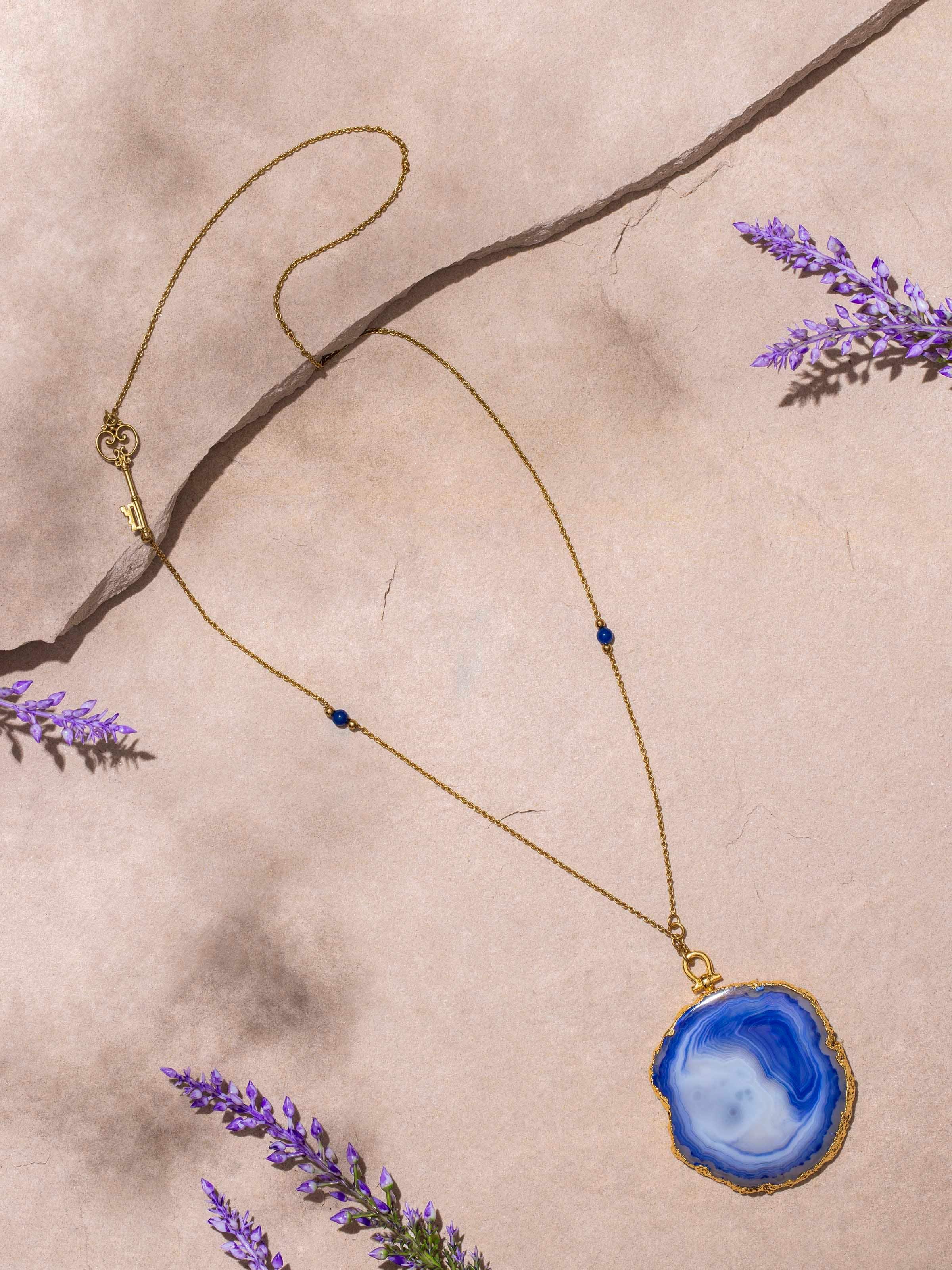 Side view of Agate Pendant with Chain displaying the pendant design and chain length.