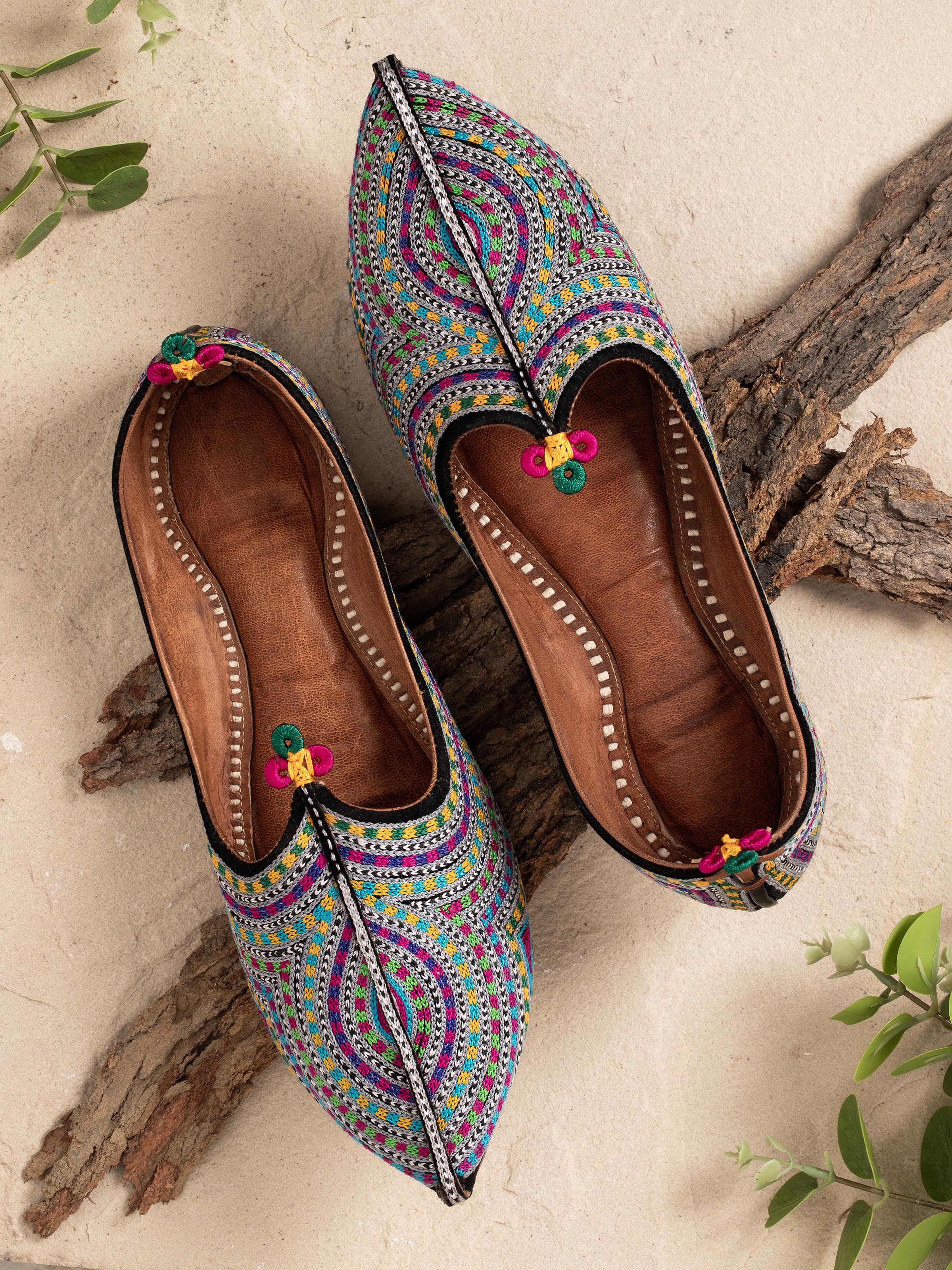 Side view of multicolor leather embroidered Jodhpuri pagrakha showcasing detailed embroidery