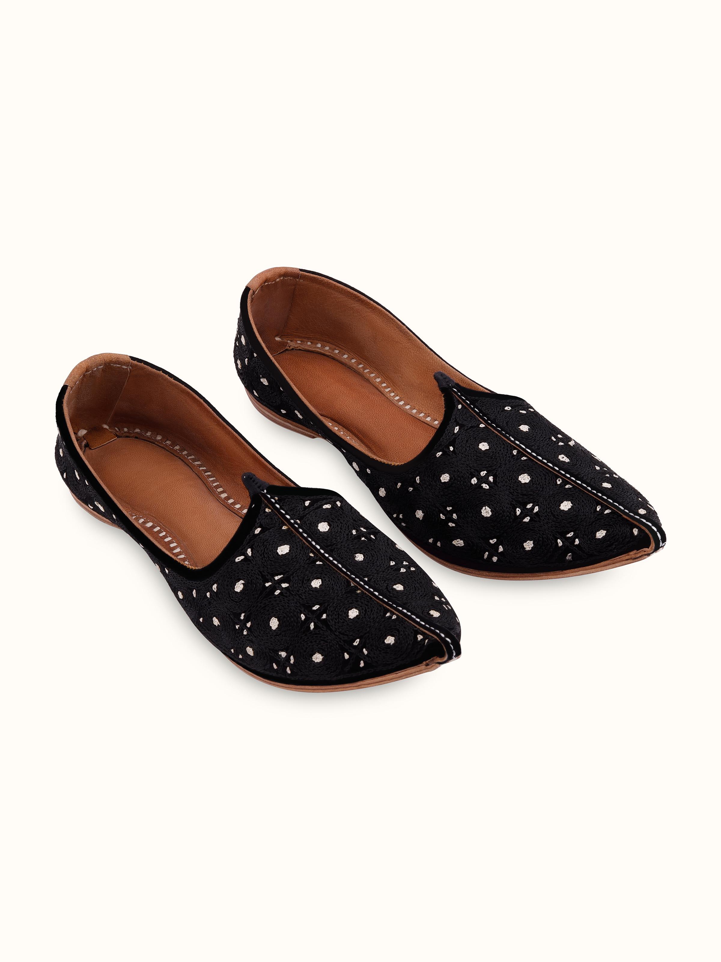 Front view of Black Leather Embroidered Jodhpuri Pagrakha showcasing intricate embroidery and design.