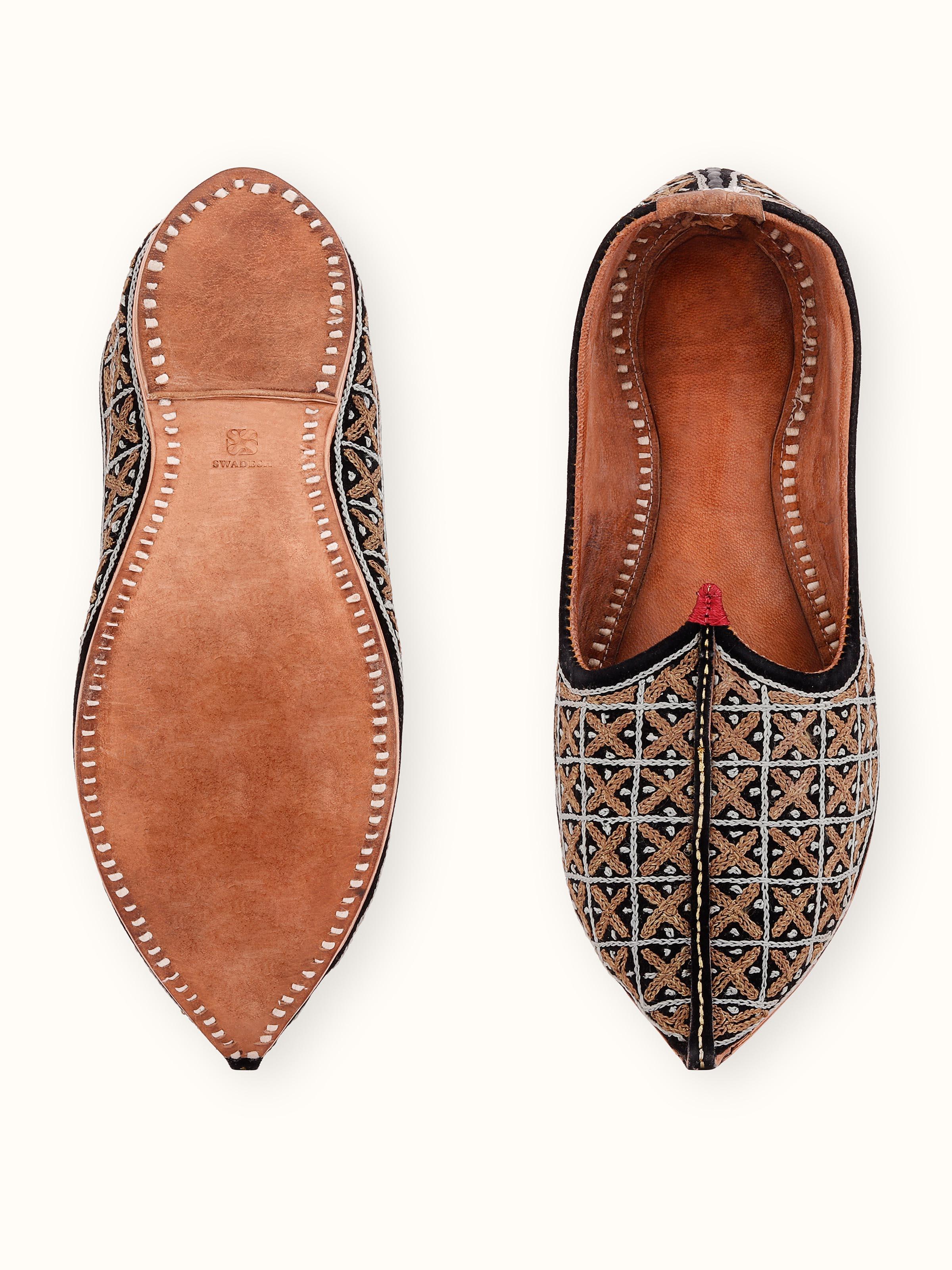 Close-up view of Black leather embroidered Jodhpuri pagrakha showing details