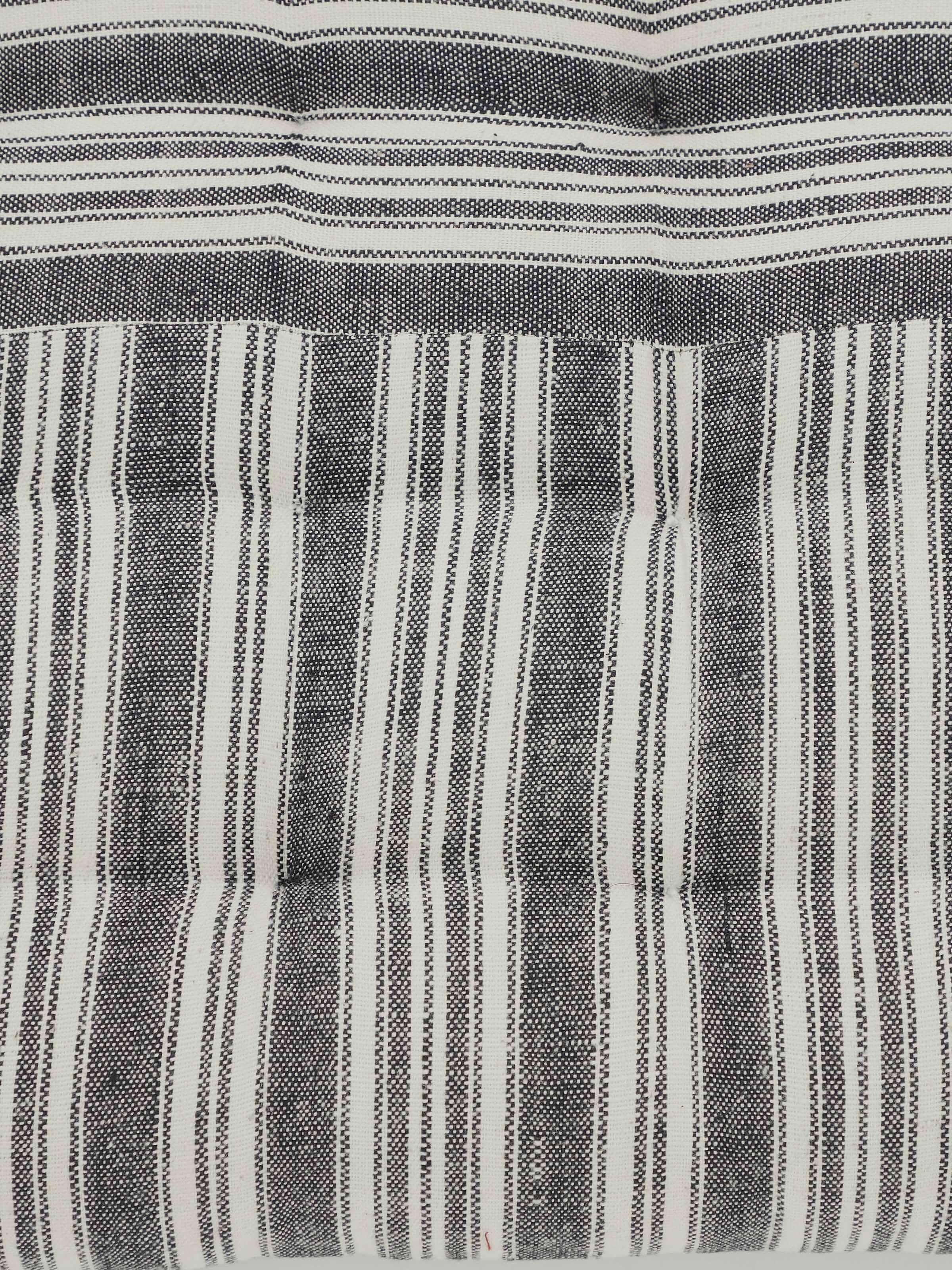 Detailed side view highlighting cushion tufting and black cotton texture – Krsna seating pad